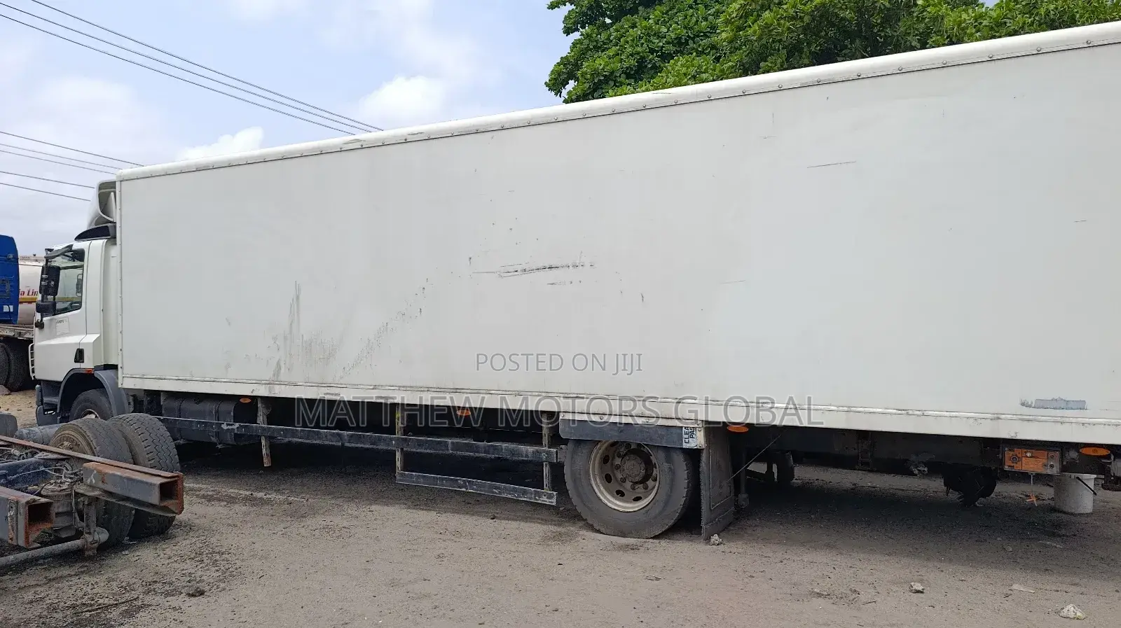 Super Clean Foreign Used Daf 75 Cf Truck Container Body