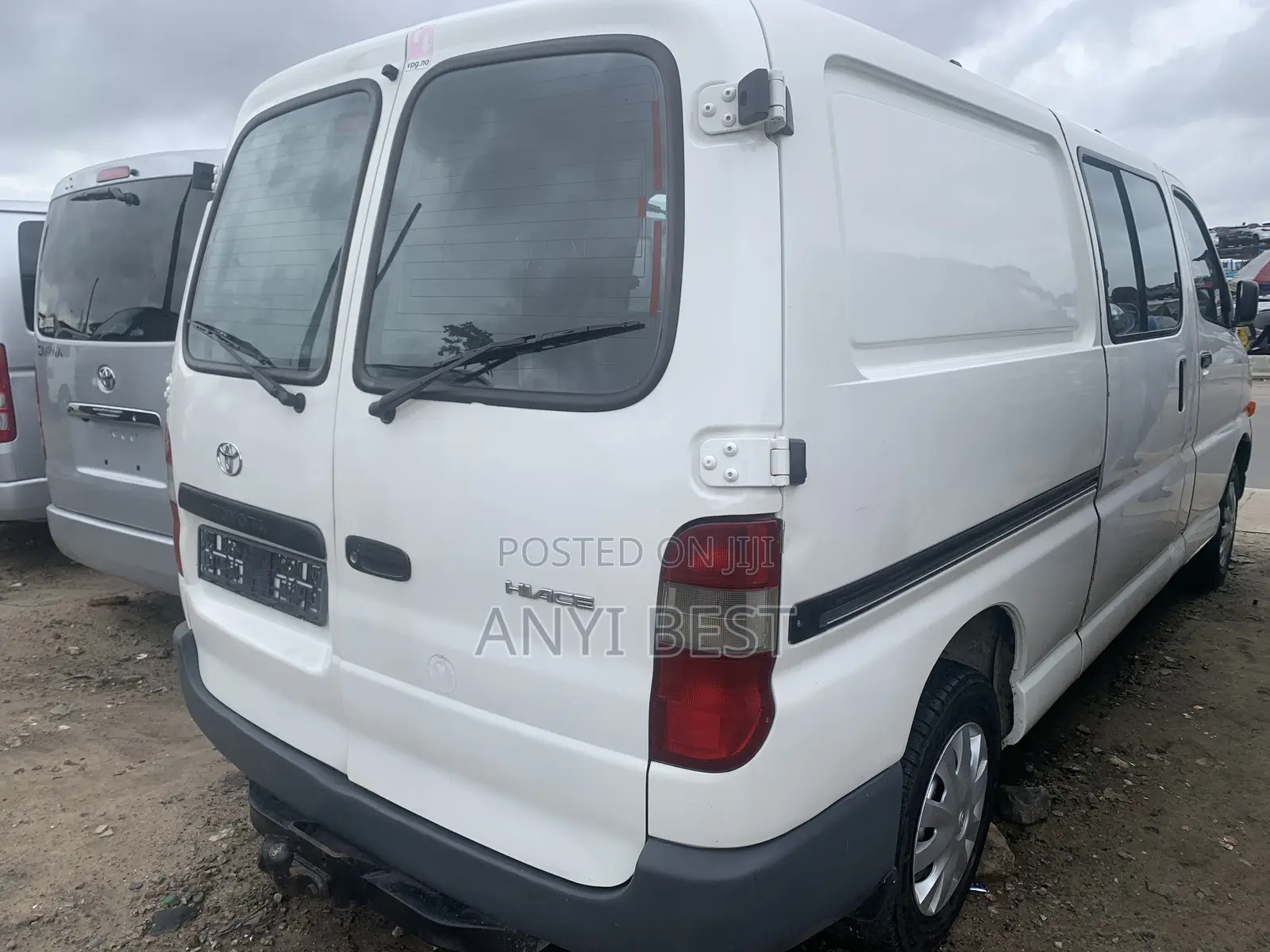 Toyota Grand HiAce 2005 White