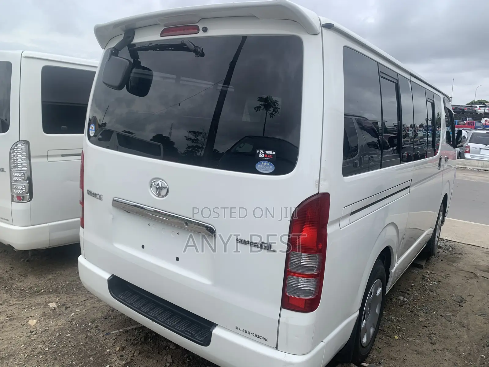 Toyota HiAce 2010 White