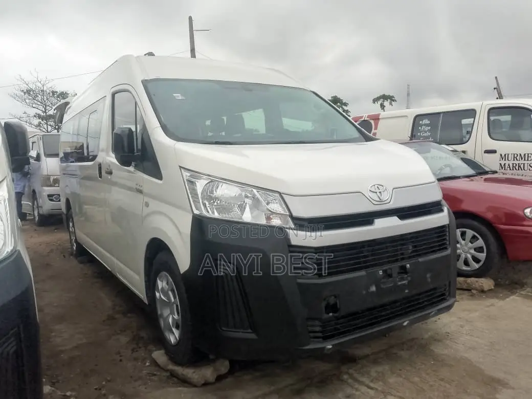 Toyota HiAce 2021 White