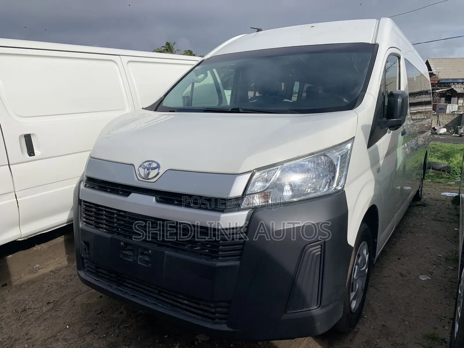 Toyota HiAce 2019 White