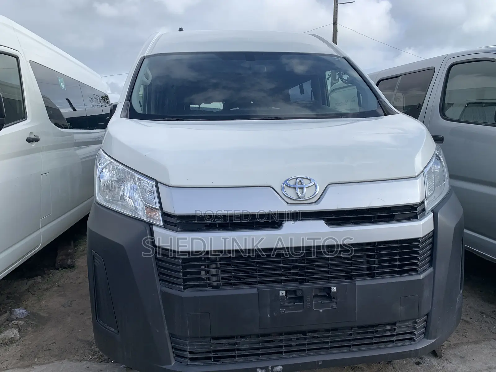 Toyota HiAce 2021 White