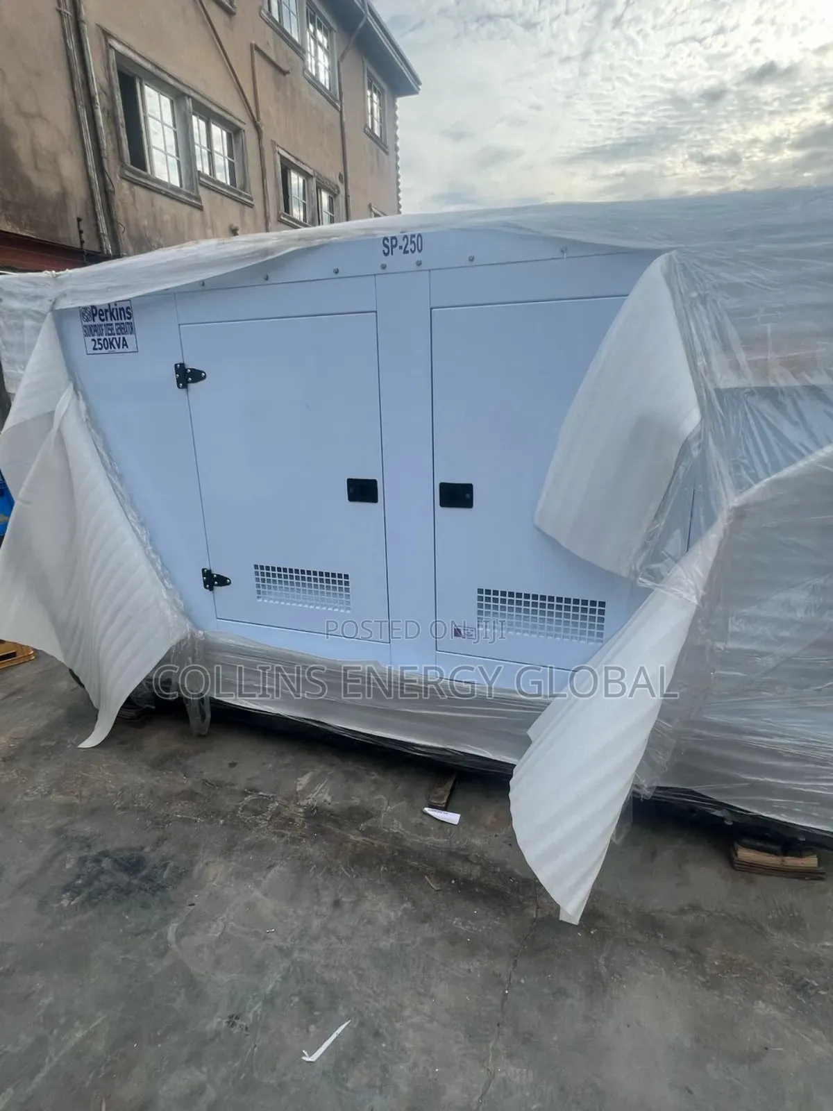 250kva Uk Perkins Soundproof Copper Coil Generator