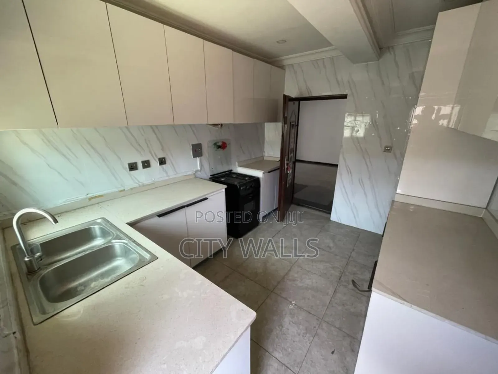 3bdrm Block of Flats in Lekki Phase 1 for rent