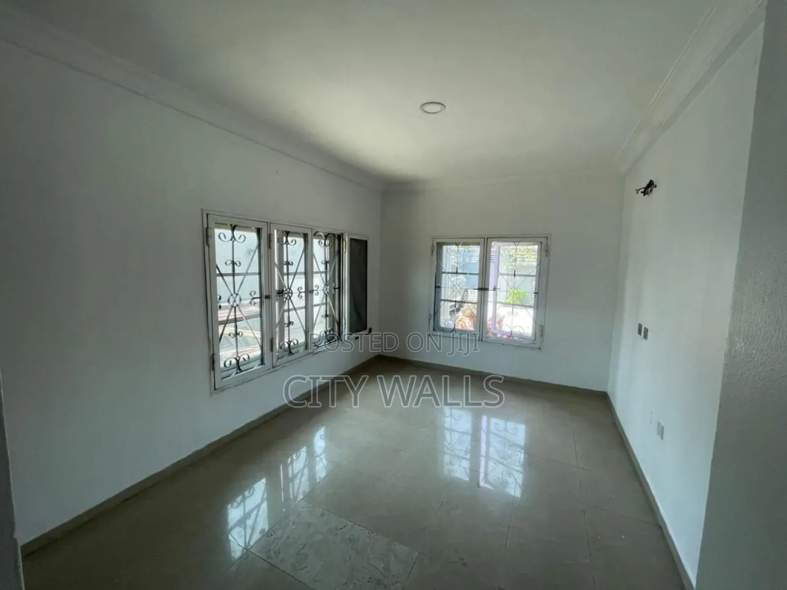 3bdrm Block of Flats in Lekki Phase 1 for rent
