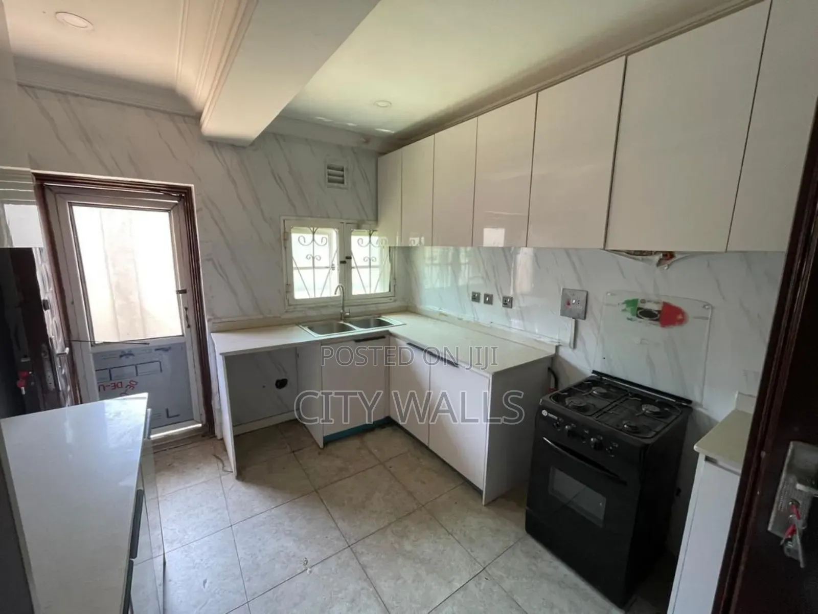 3bdrm Block of Flats in Lekki Phase 1 for rent