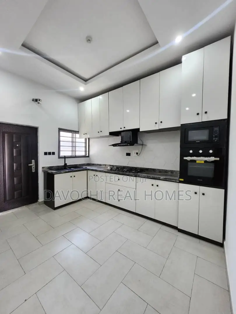 4bdrm Duplex in Ikate, Lekki for rent