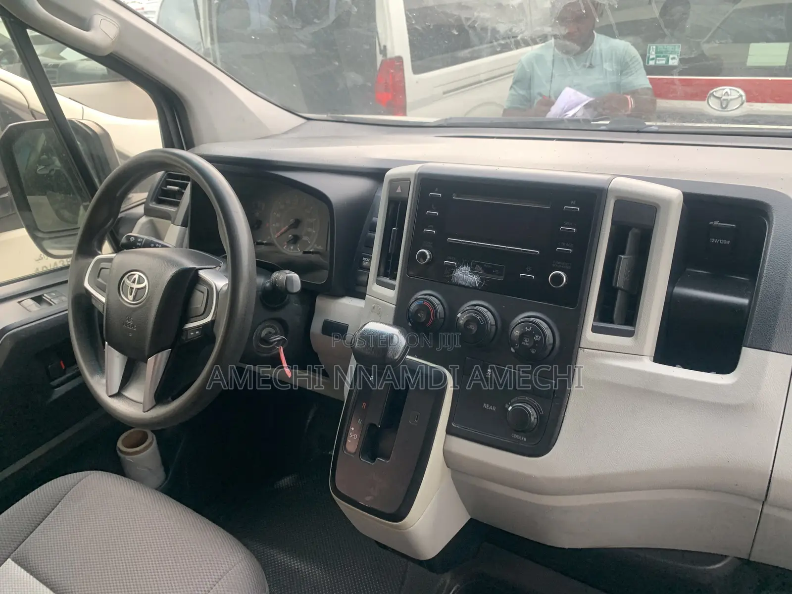 Toyota HiAce 2021 White