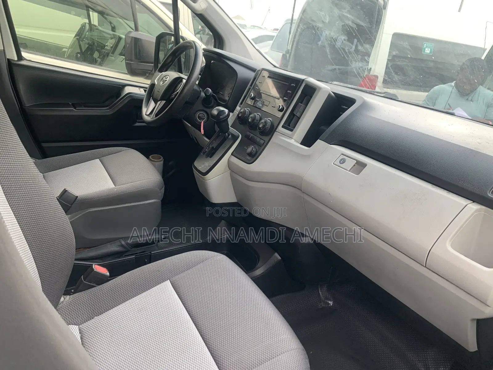 Toyota HiAce 2021 White