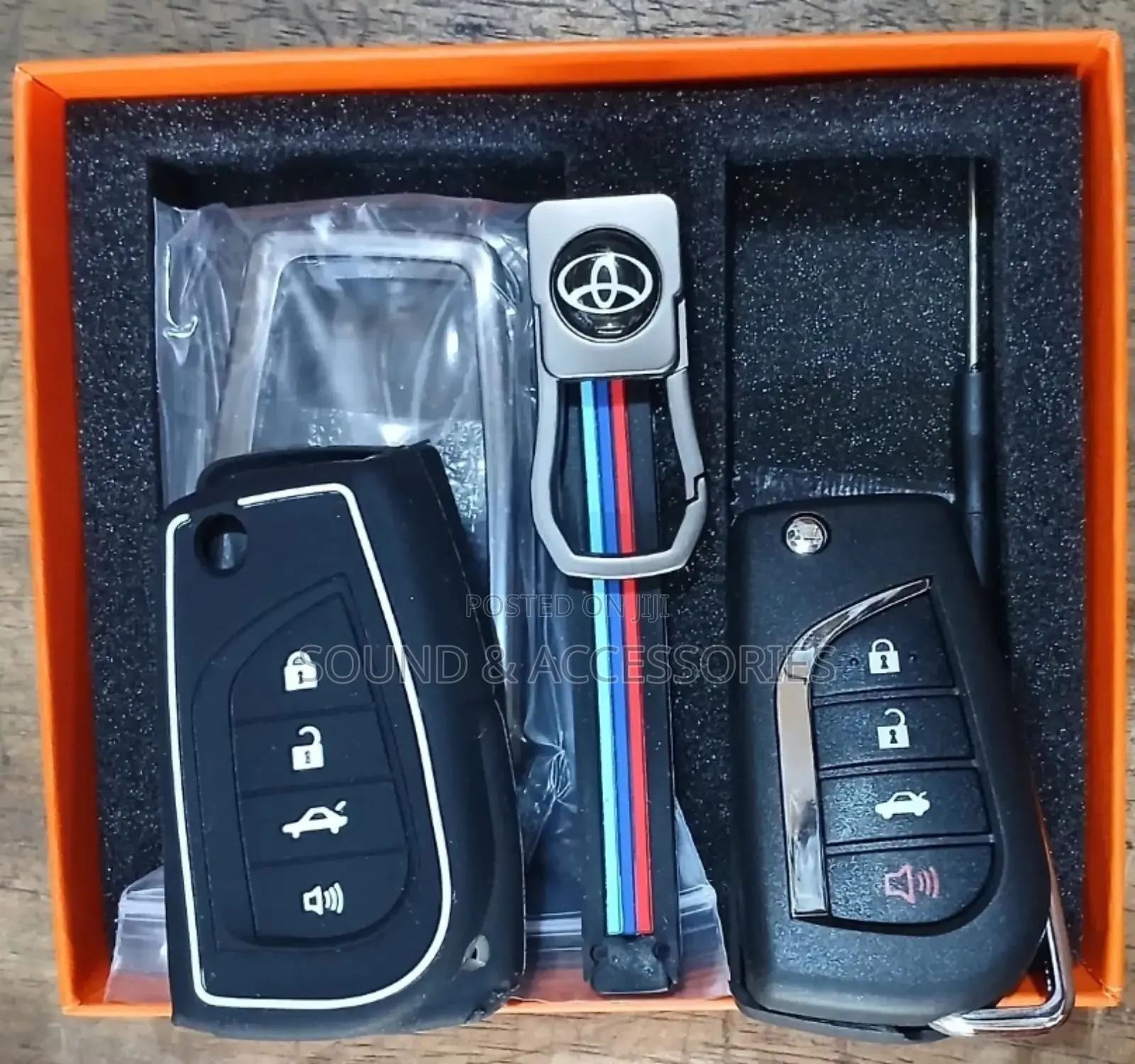Toyota Hilux 2017-21 Flip Metallic Car Keycover/Keyholder