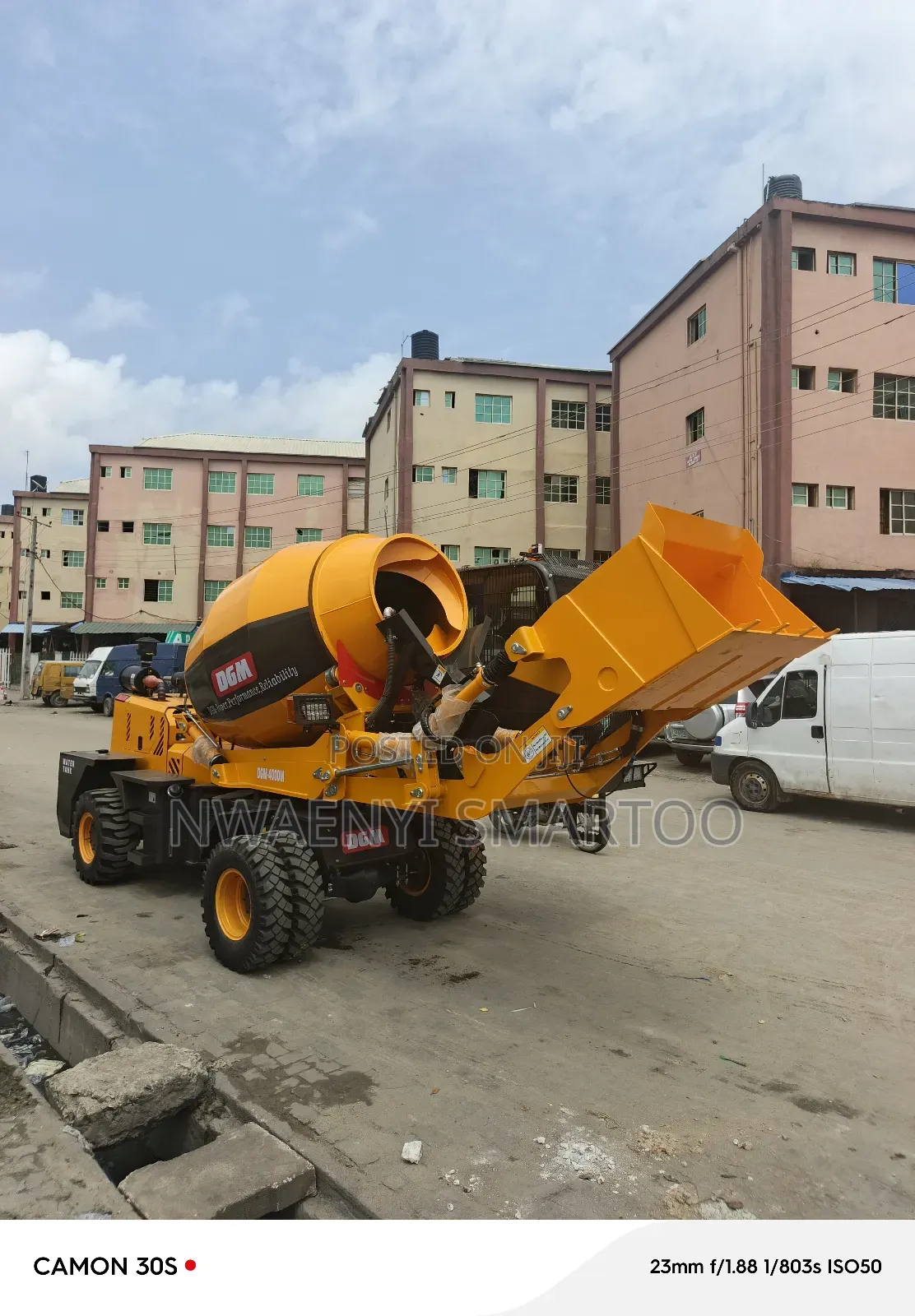Mobile Driving Self Load Concrete Mixer 4cubic