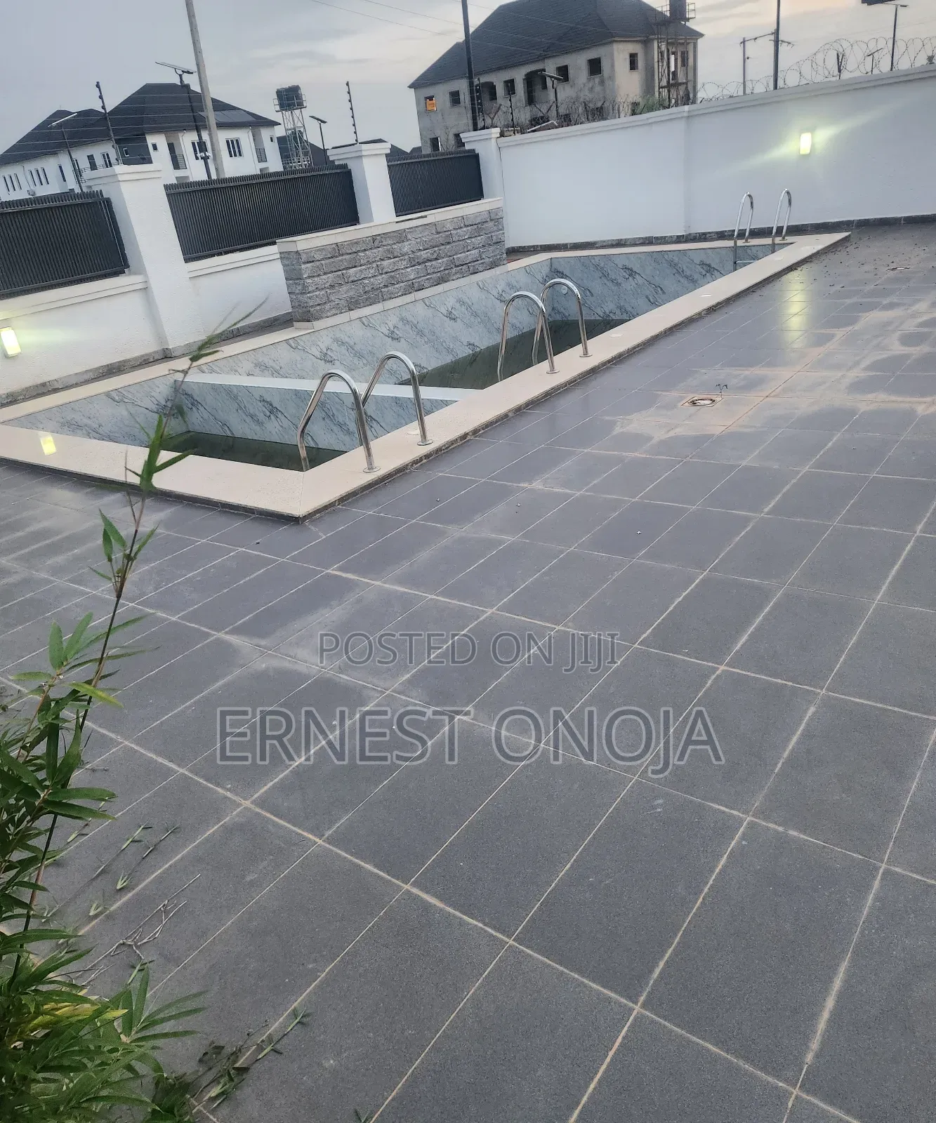 5bdrm Townhouse/Terrace in Lifecamp, Gwarinpa for sale