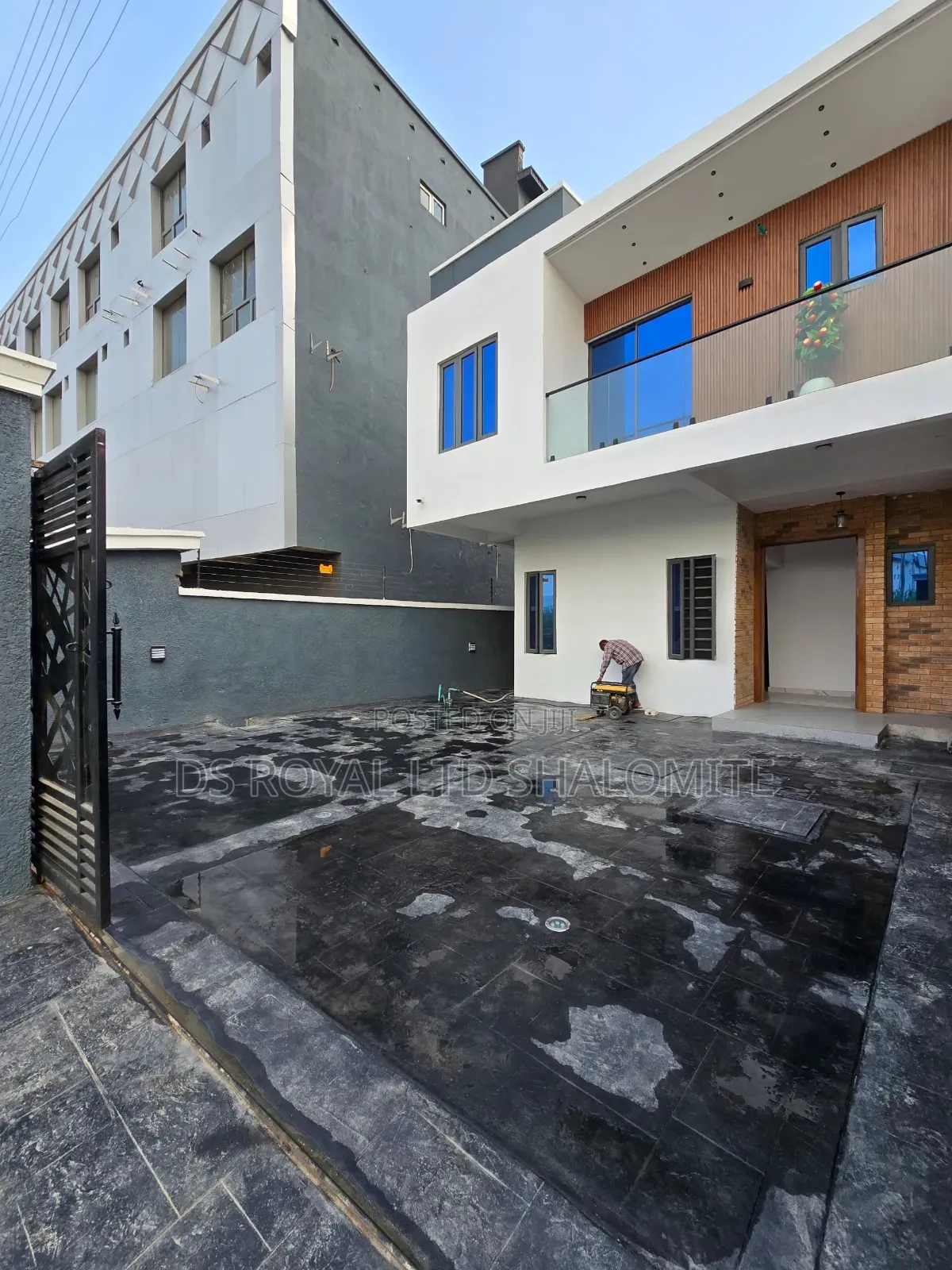 4bdrm Duplex in Lagos Island / Lagos Island for sale