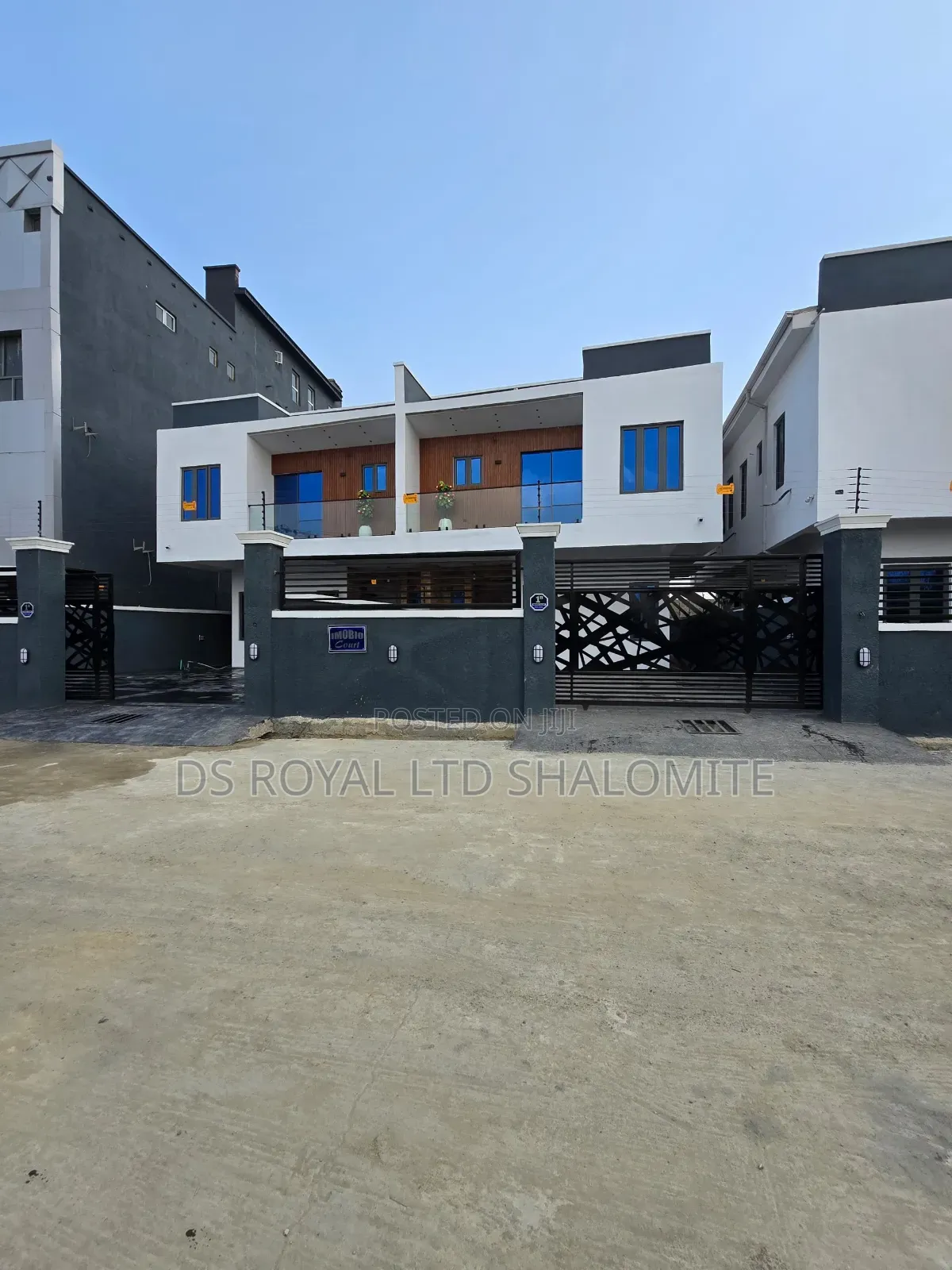 4bdrm Duplex in Lagos Island / Lagos Island for sale