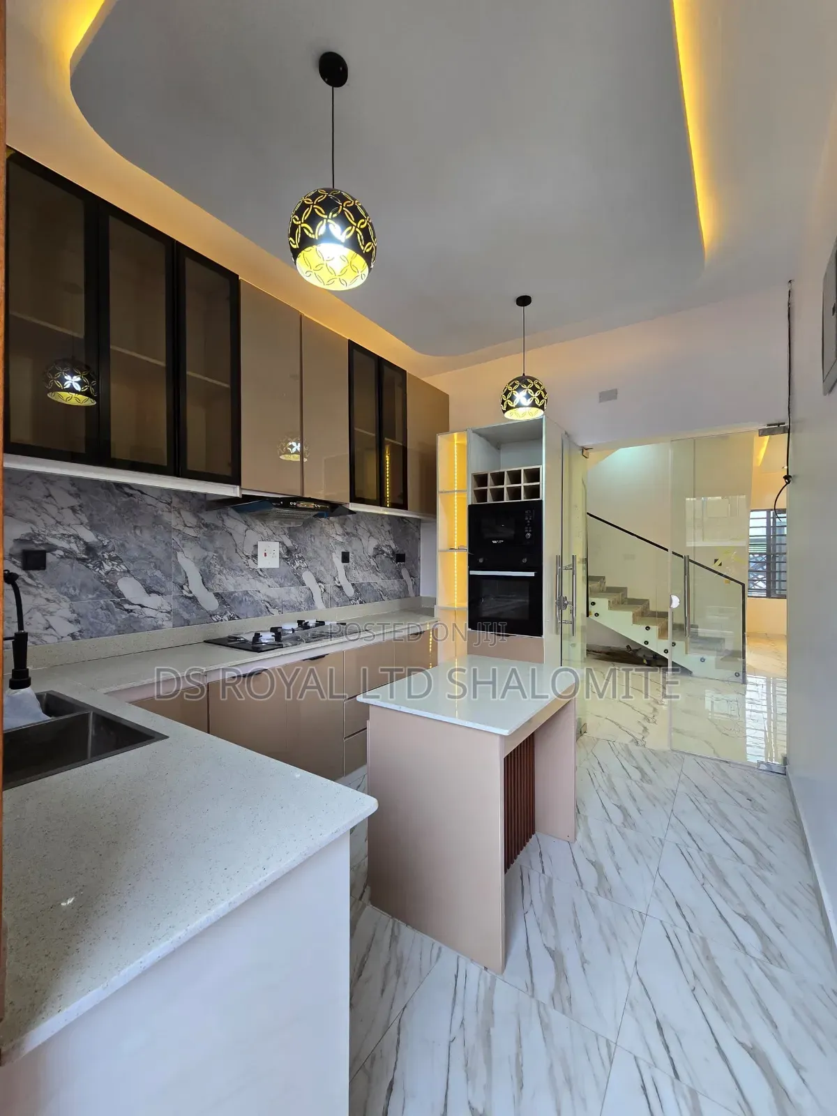 4bdrm Duplex in Lagos Island / Lagos Island for sale