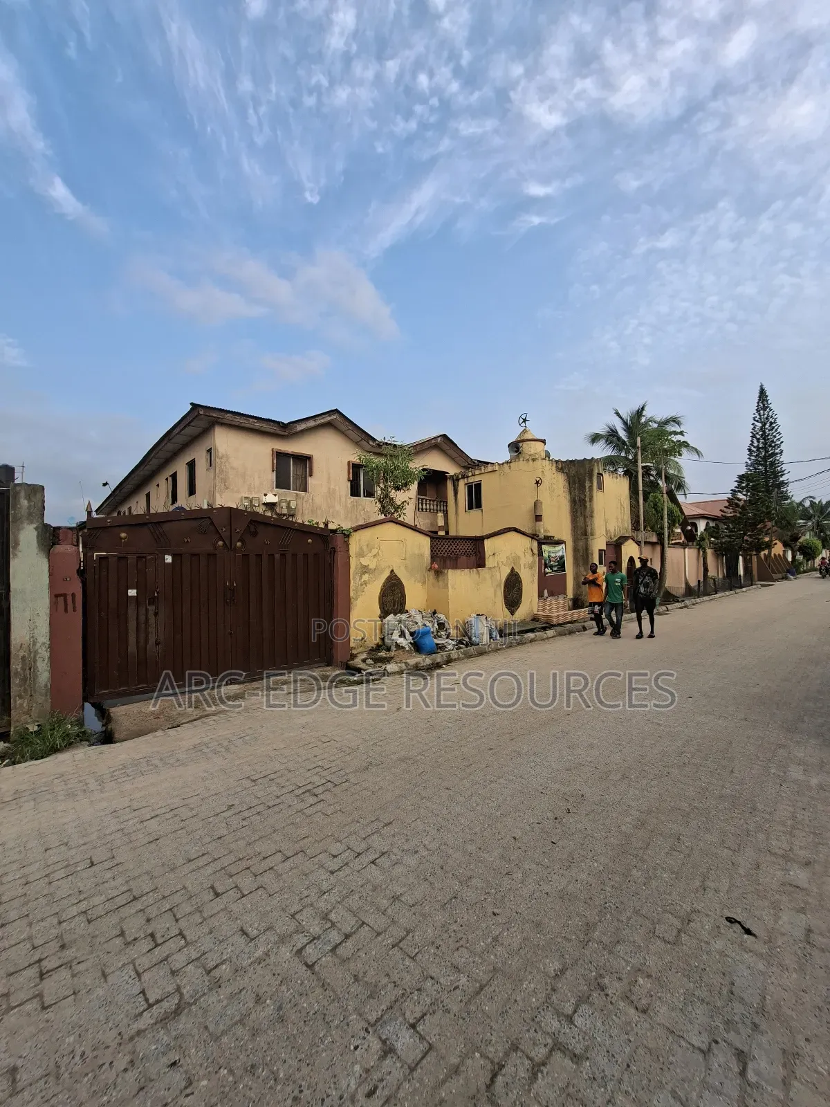 3bdrm Block of Flats in Ago Palace for sale