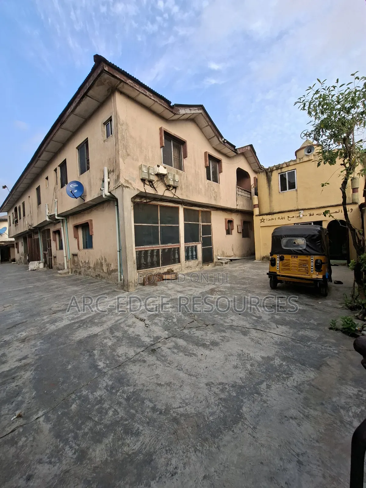 3bdrm Block of Flats in Ago Palace for sale