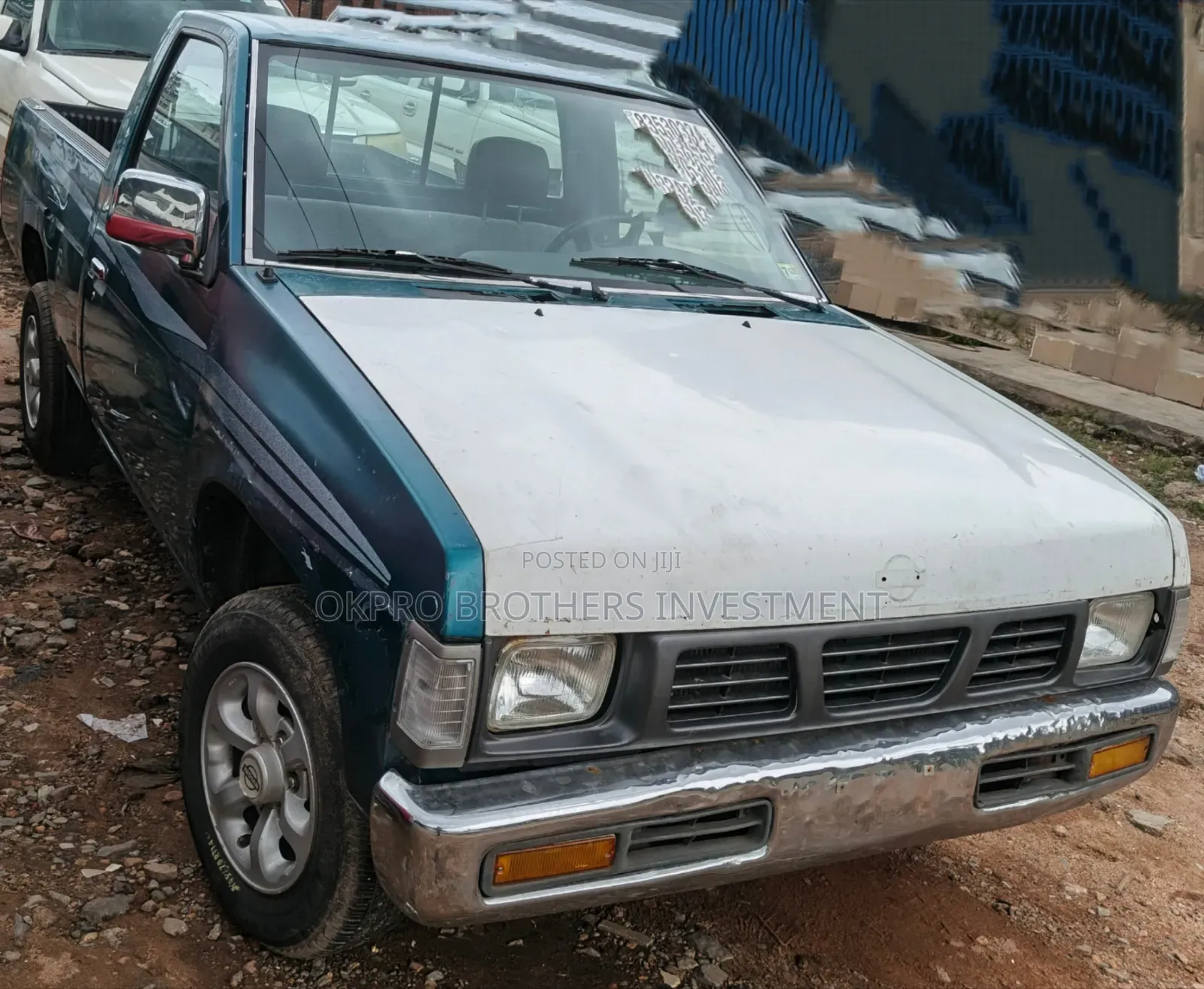 Nissan Pick-Up 1996 Blue