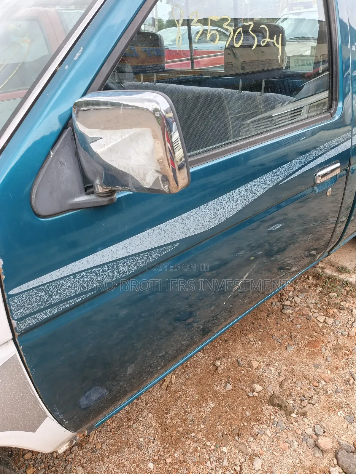 Nissan Pick-Up 1996 Blue