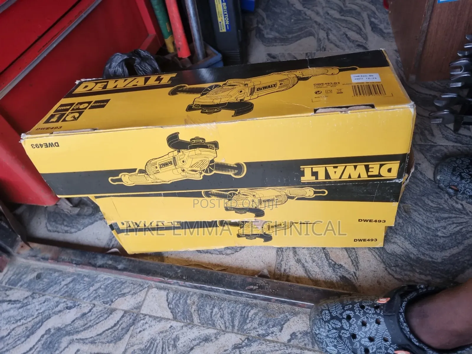 9" Dewalt Angle Grinder