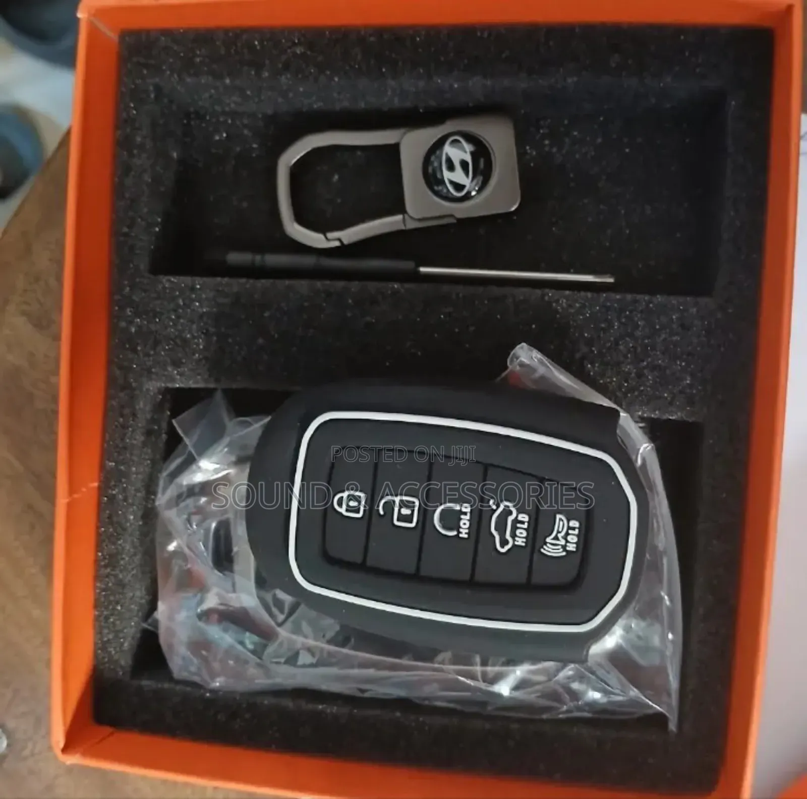 Hyundai Elantra 21-23 5 Butns Metallic Silicone Car Keycover
