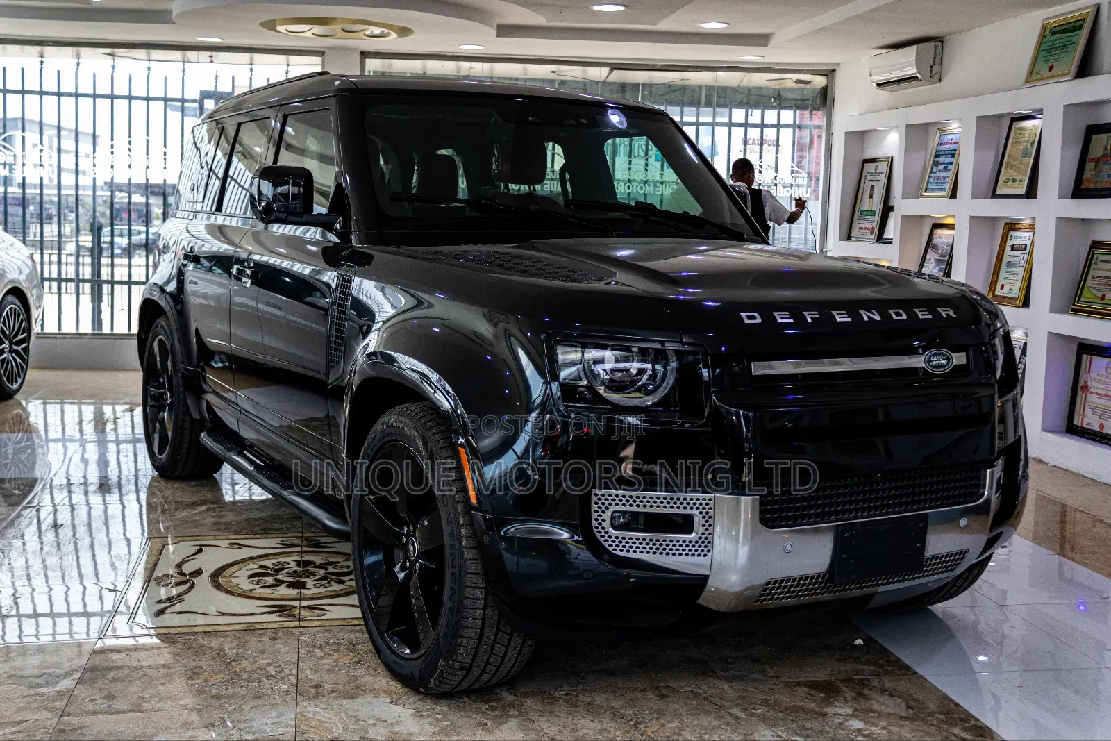 Land Rover Discovery HSE R-Dynamic 2023 Black