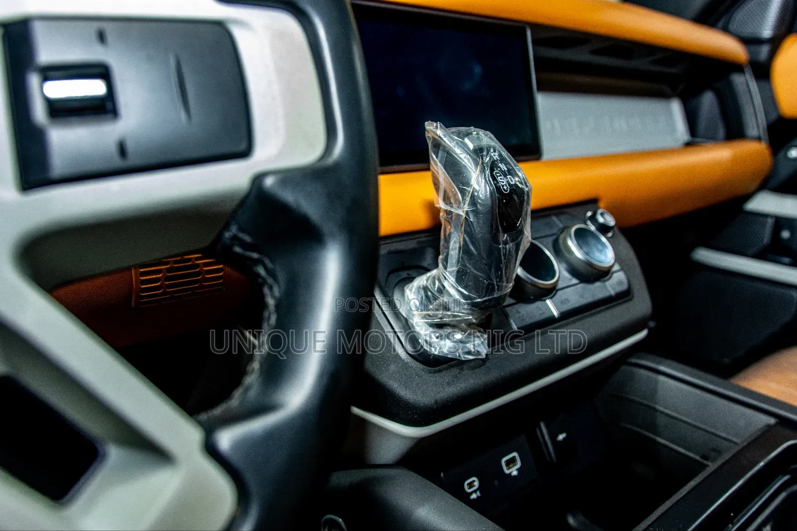 Land Rover Discovery HSE R-Dynamic 2023 Black