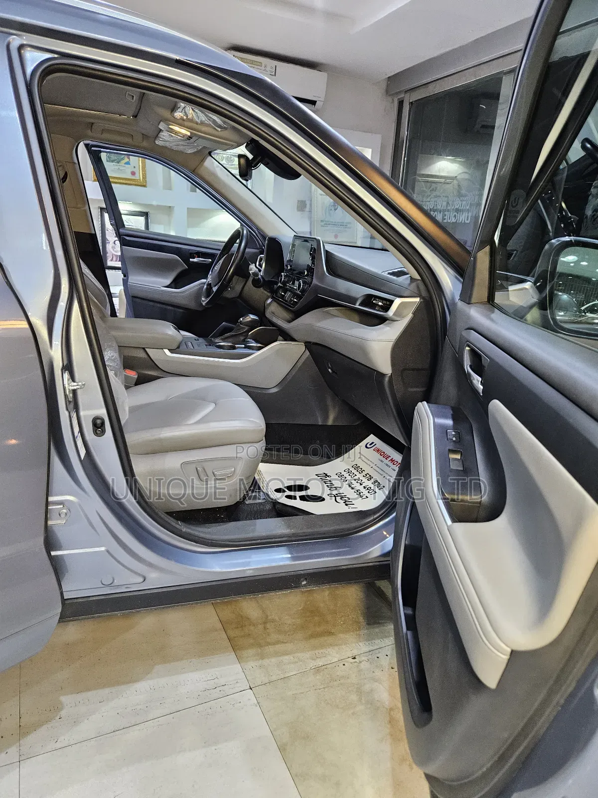 Toyota Highlander XLE 2022 Blue