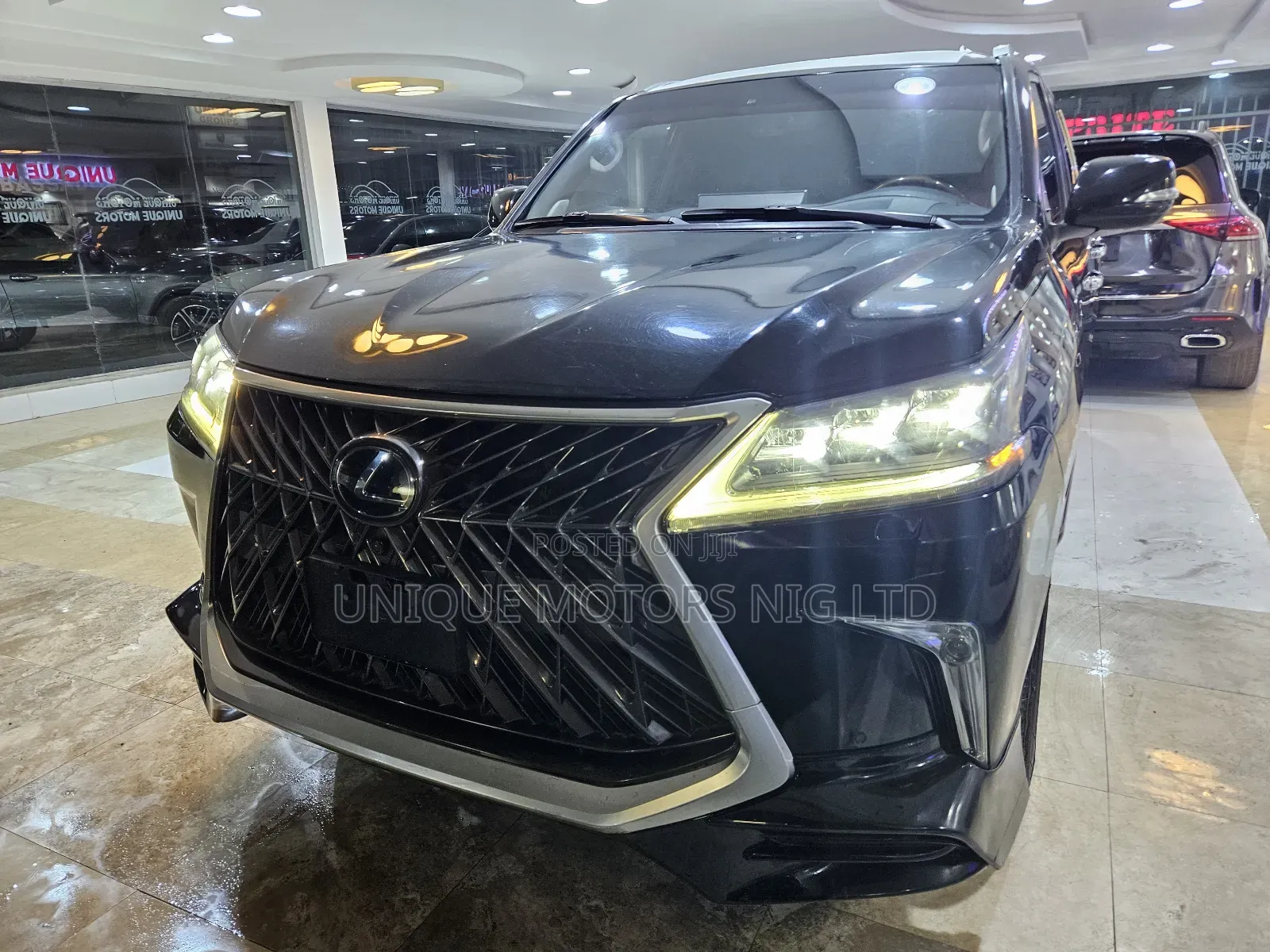 Lexus LX 570 (5 seats) AWD 2017 Black
