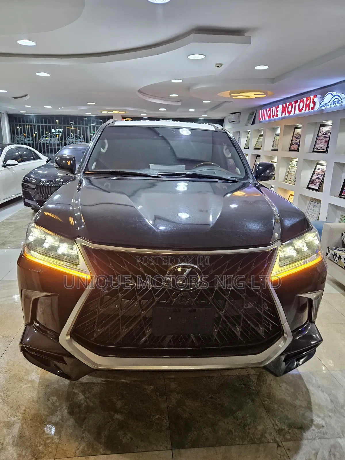 Lexus LX 570 (5 seats) AWD 2017 Black
