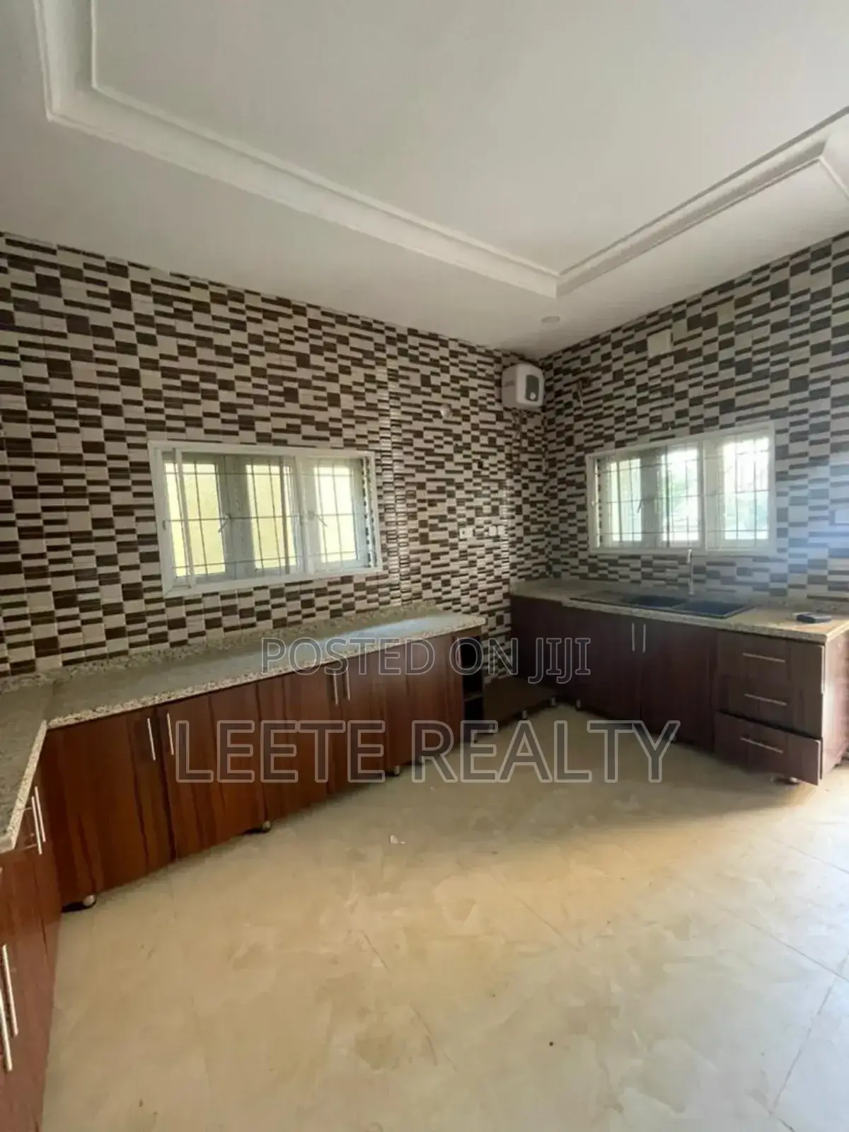 5bdrm Duplex in Lokogoma for sale