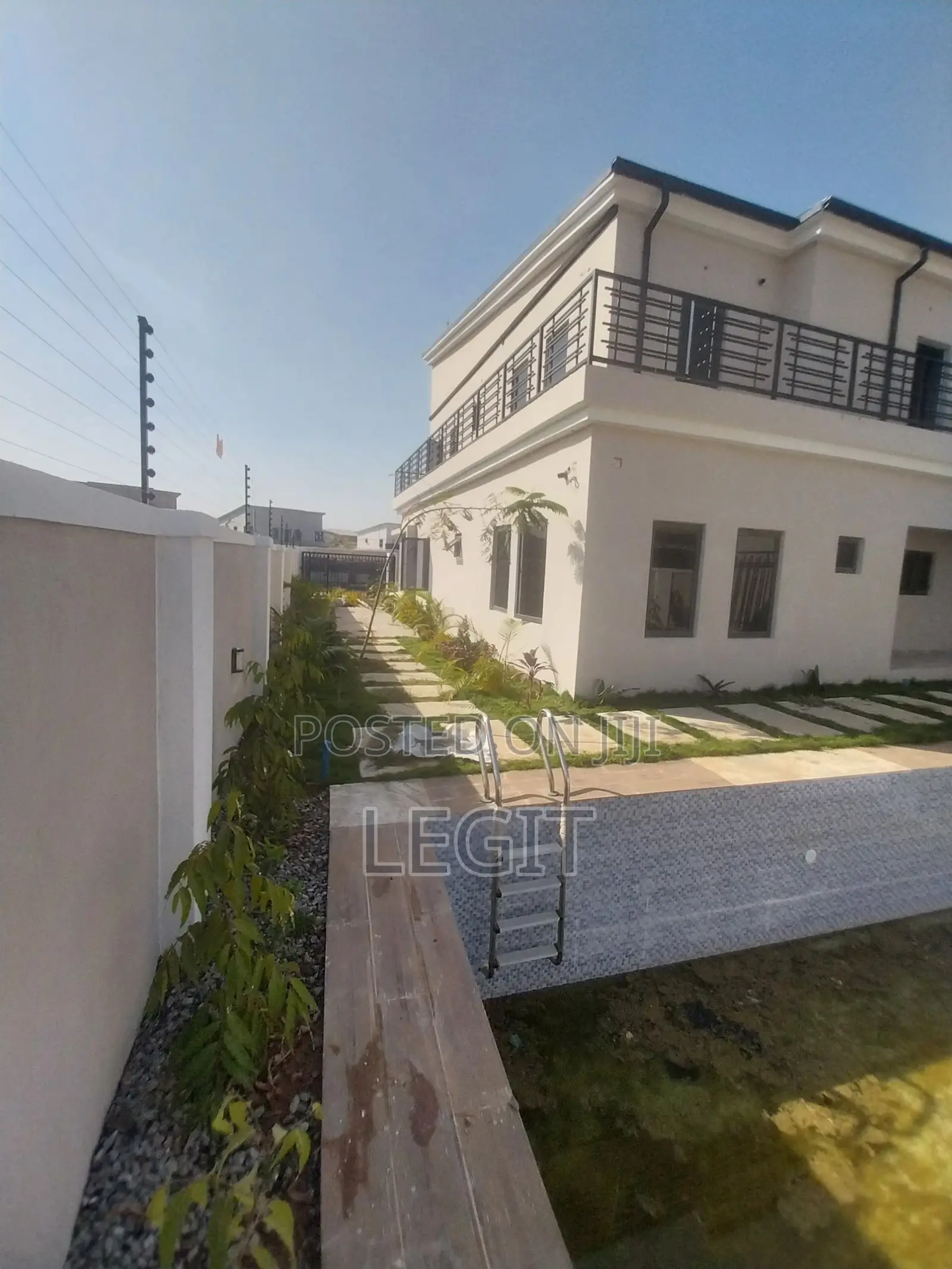 5bdrm Duplex in Seman Estate, Lugbe District for sale