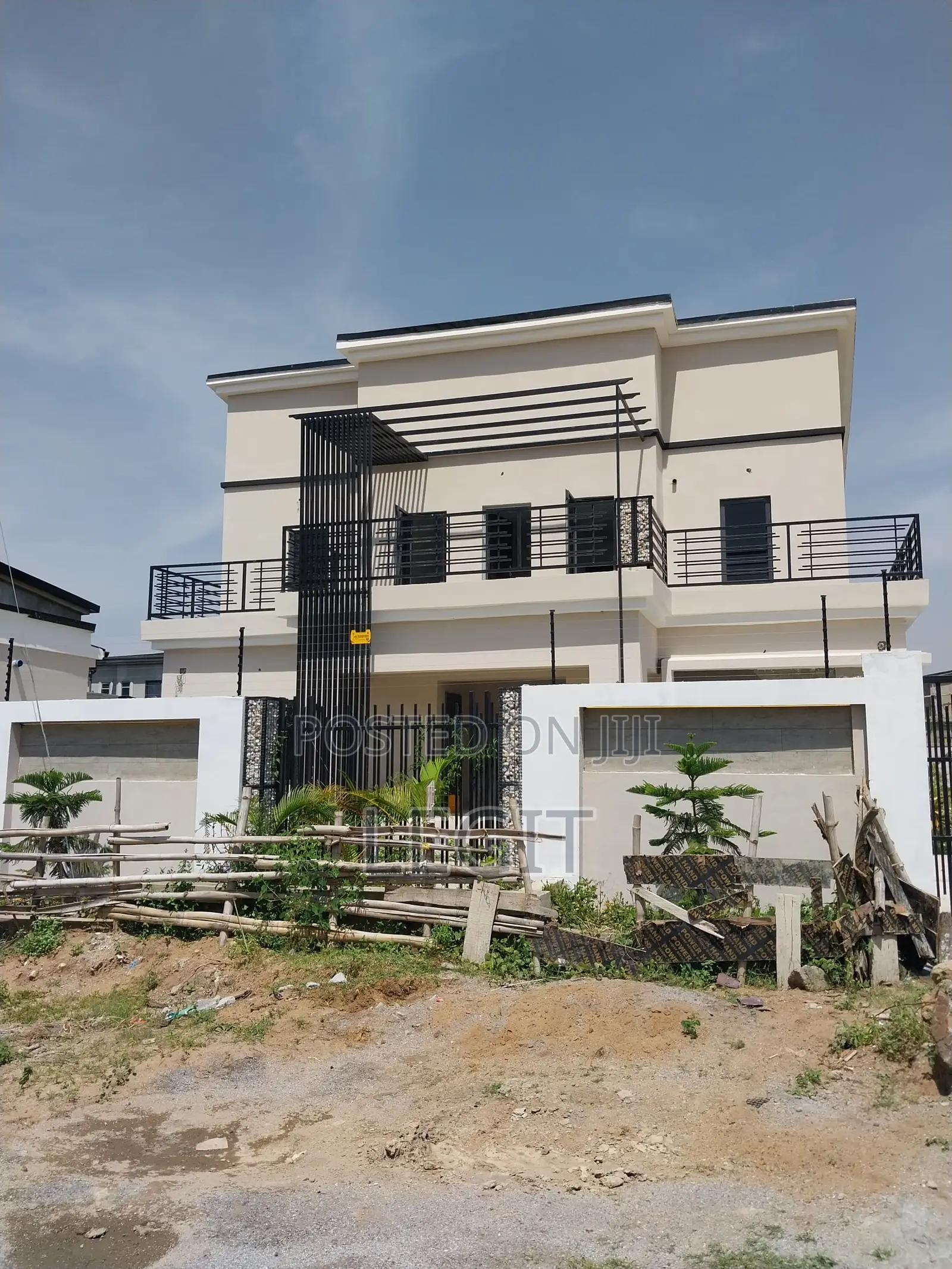 5bdrm Duplex in Seman Estate, Lugbe District for sale