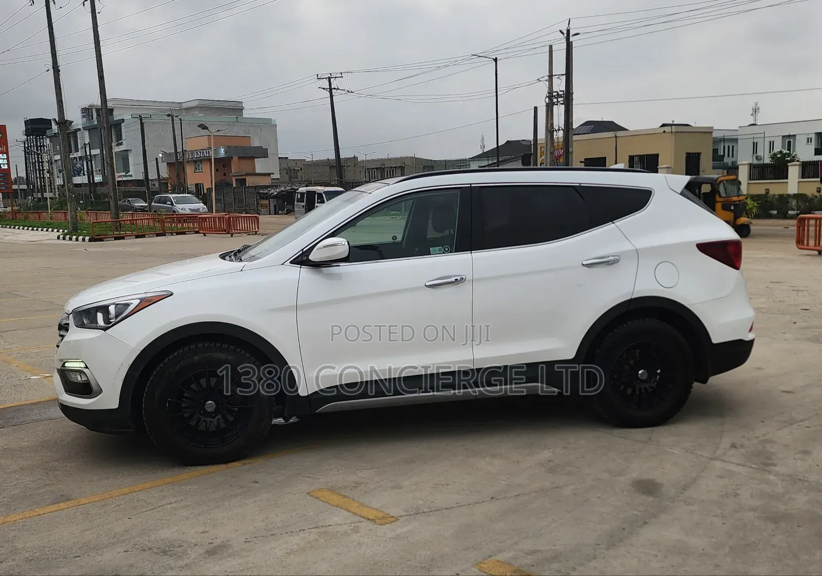 Hyundai Santa Fe SE AWD 2017 White