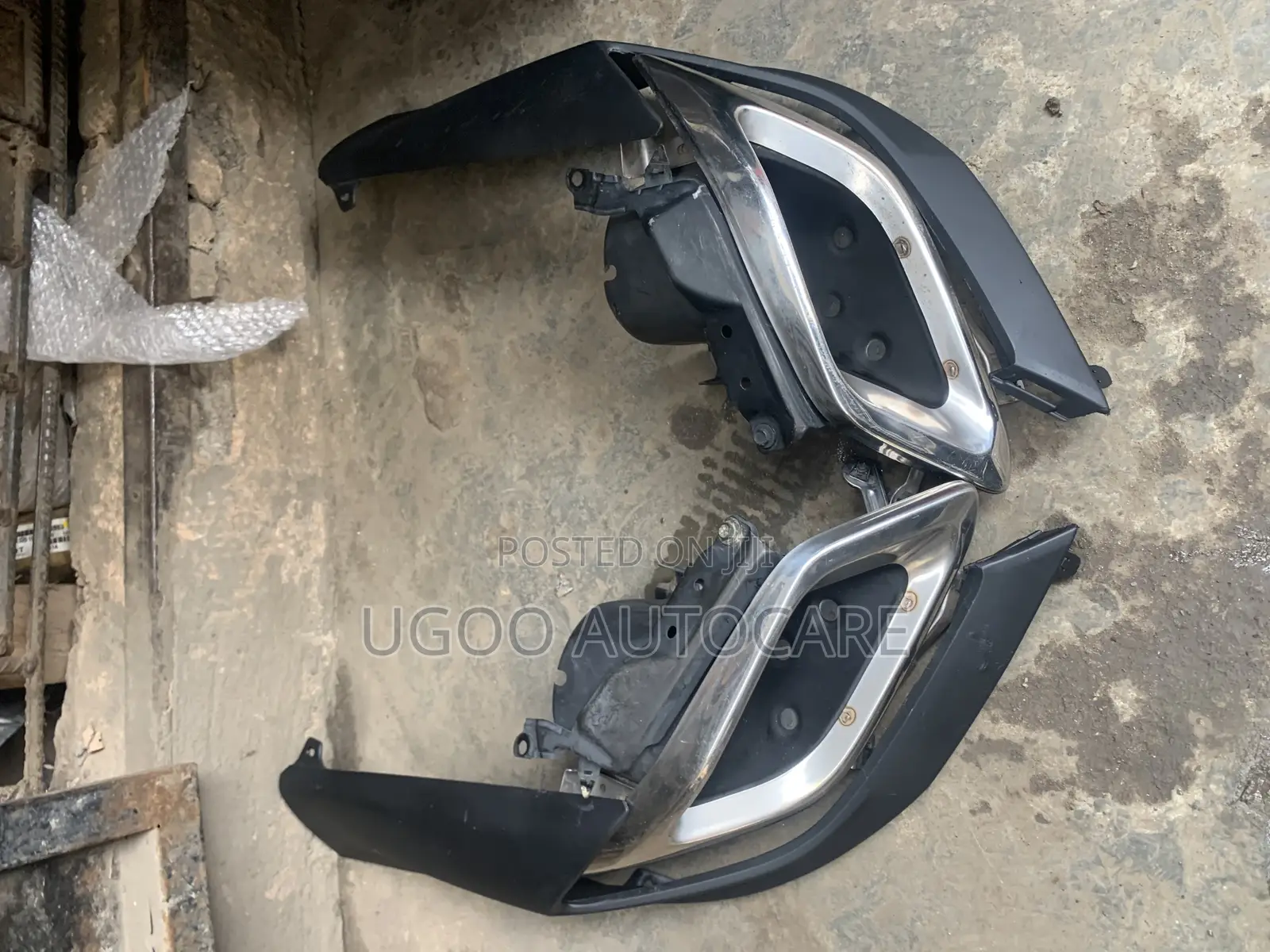 Exhaust Mouth and Crome Rx 350 2018