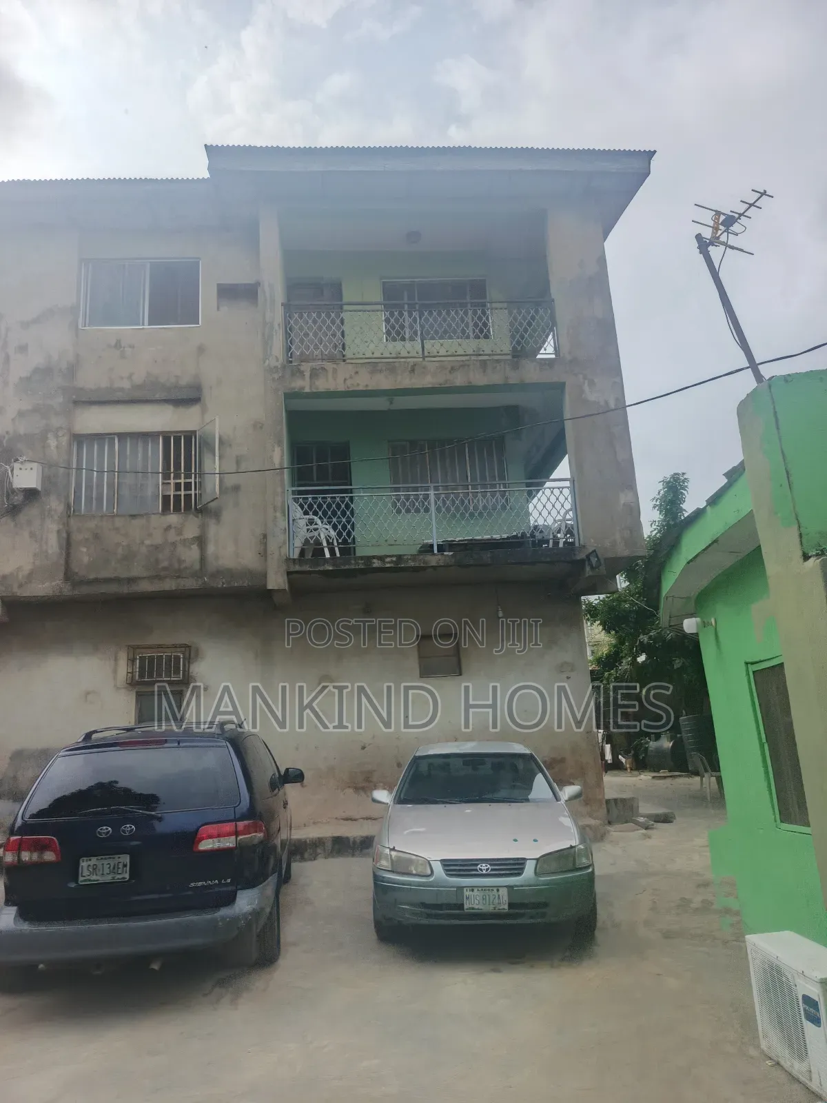 3bdrm Block of Flats in Mafoluku for sale