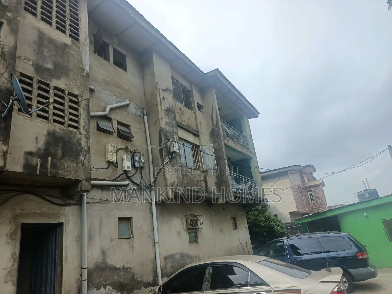3bdrm Block of Flats in Mafoluku for sale