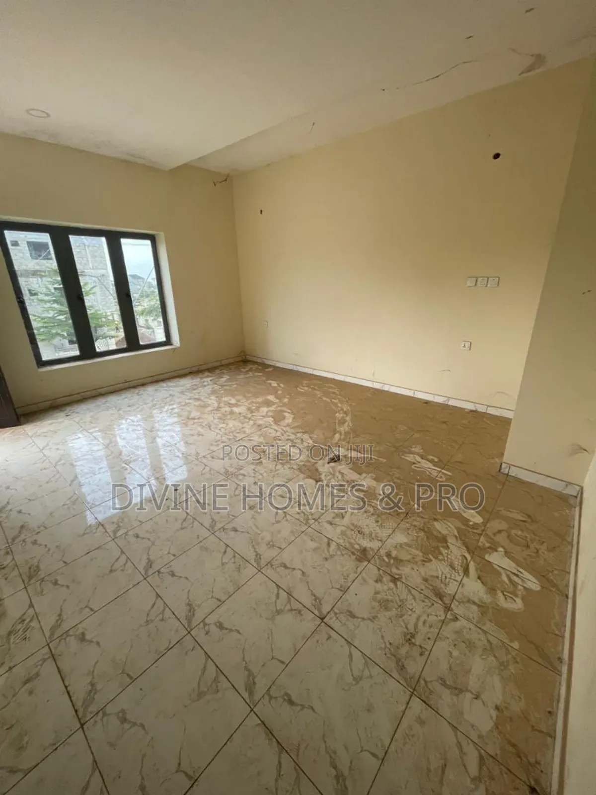 3bdrm Duplex in Berger Clinic, Life Camp for sale