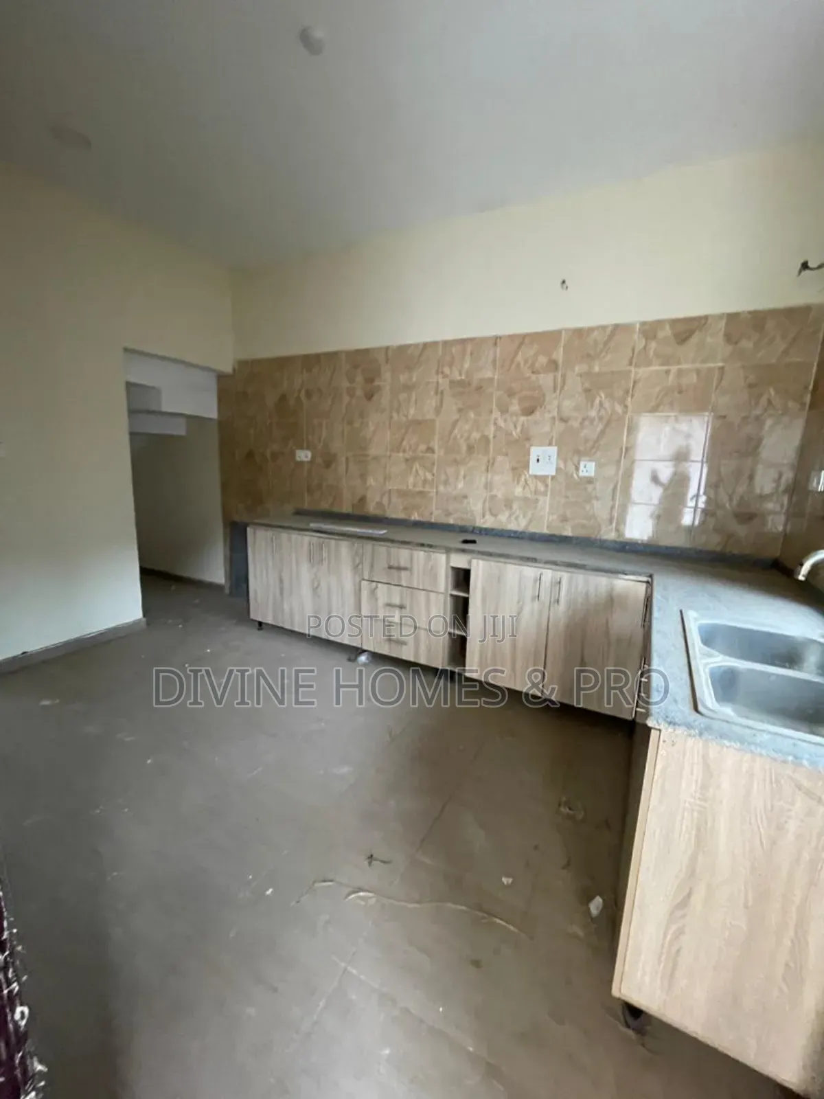 3bdrm Duplex in Berger Clinic, Life Camp for sale