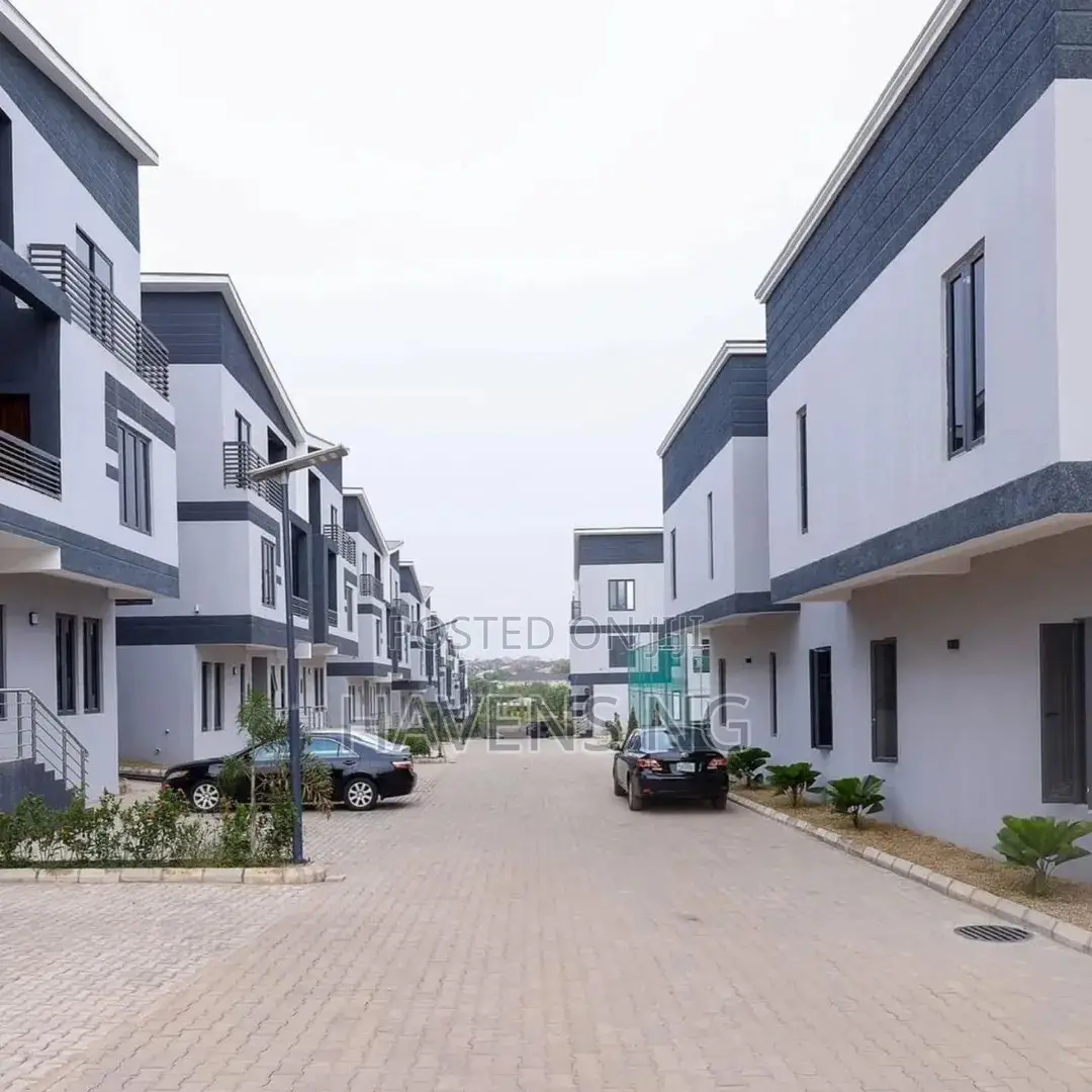 4bdrm Duplex in Kado for sale