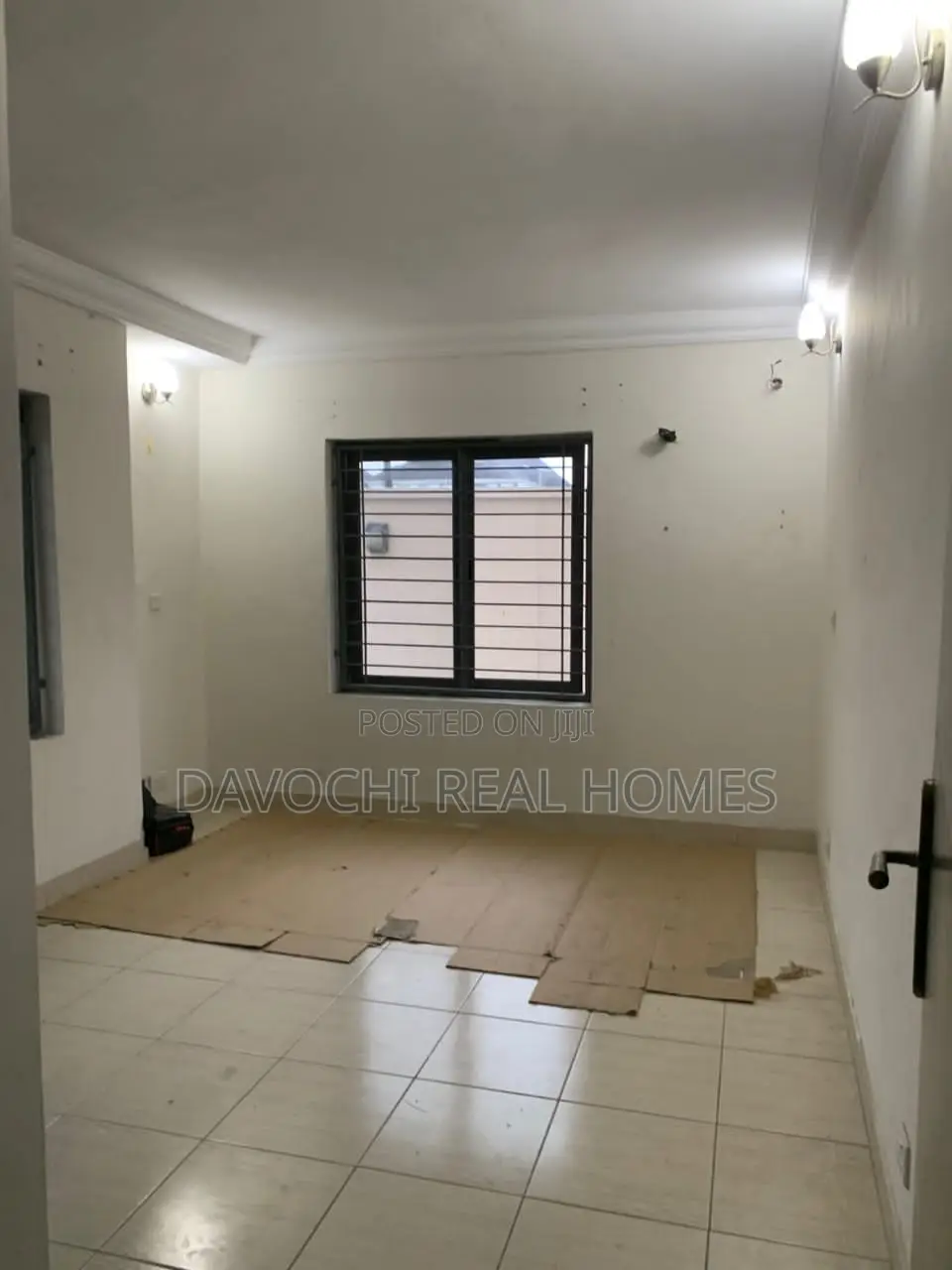 3bdrm Apartment in Osapa London for rent