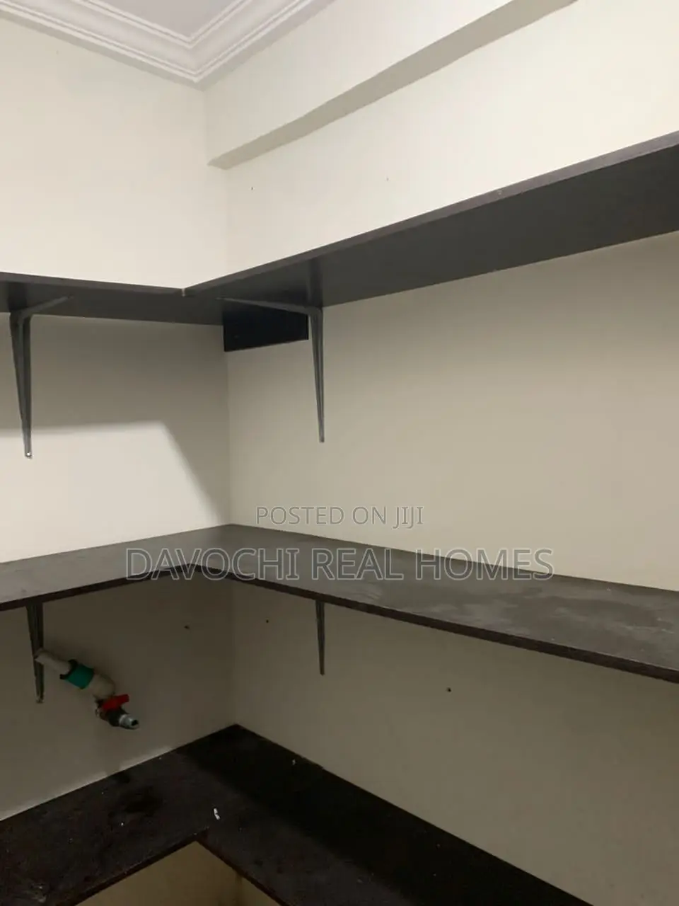 3bdrm Apartment in Osapa London for rent