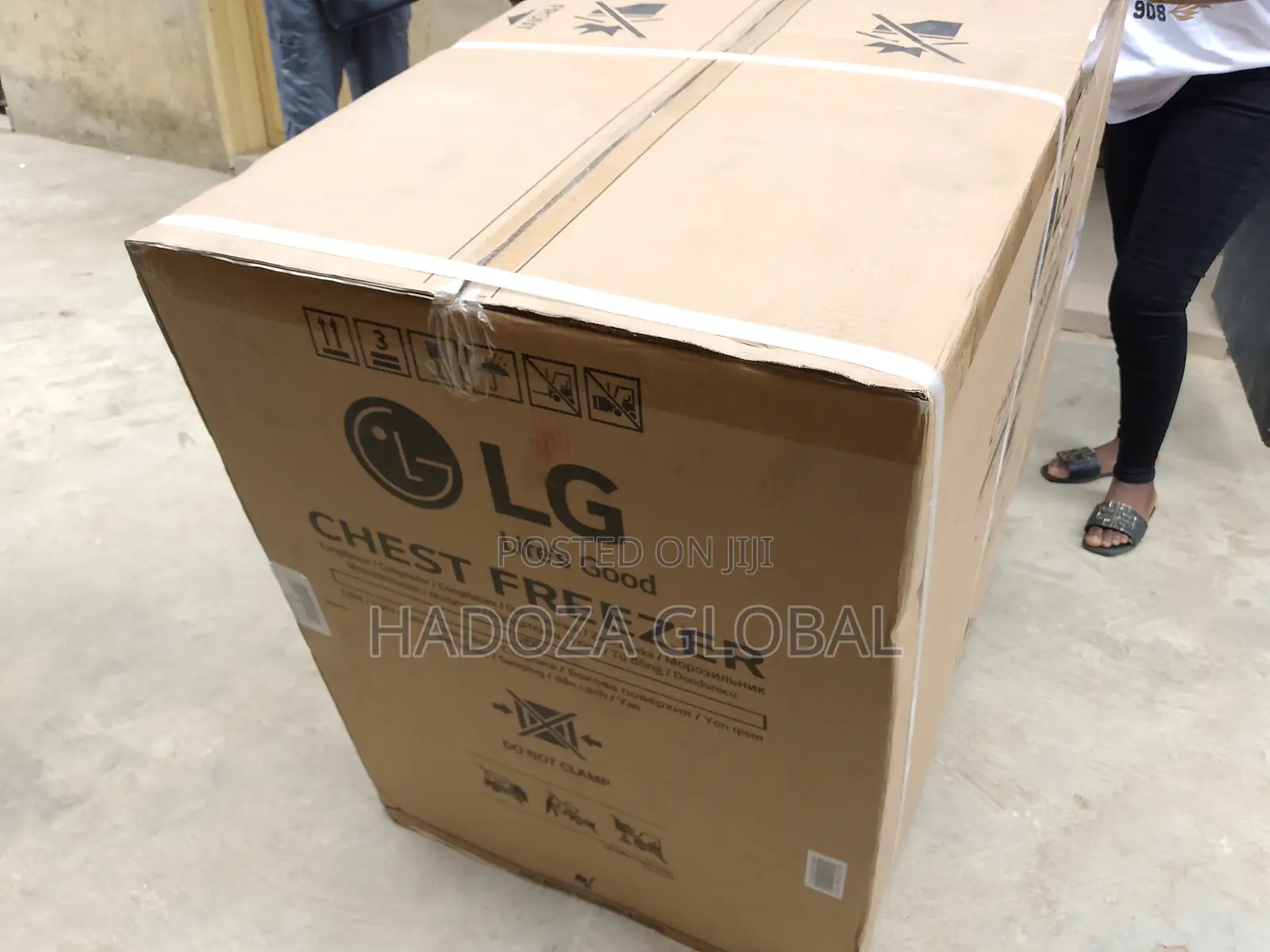 Rugged Lg 280l Capacity Chest Freezer With Castor Wheels