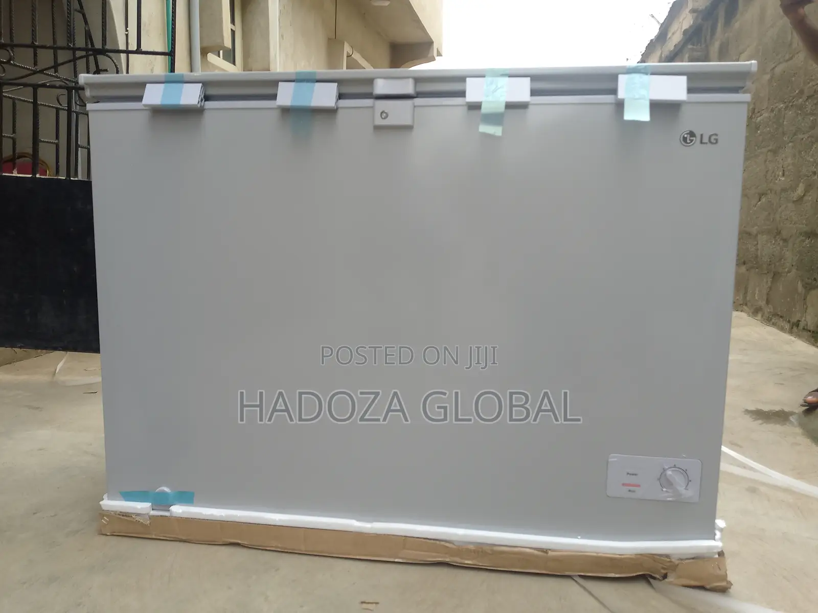 Long Lasting Lg Chest Freezer With Led Light - 280l Capacity