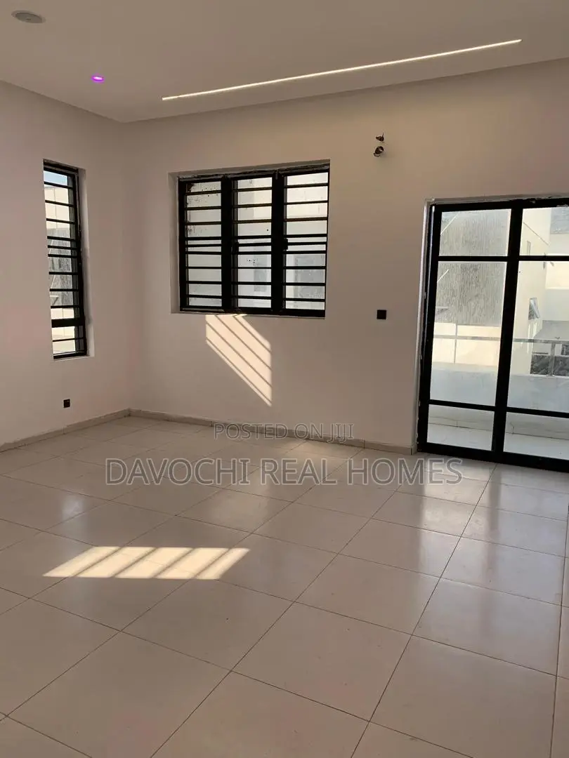 4bdrm Duplex in Orchid Road, Lekki Phase 2 for rent