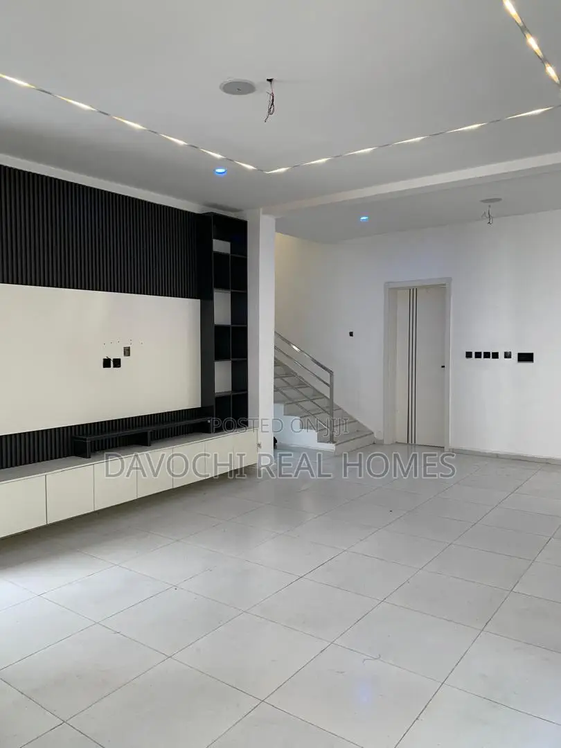 4bdrm Duplex in Orchid Road, Lekki Phase 2 for rent