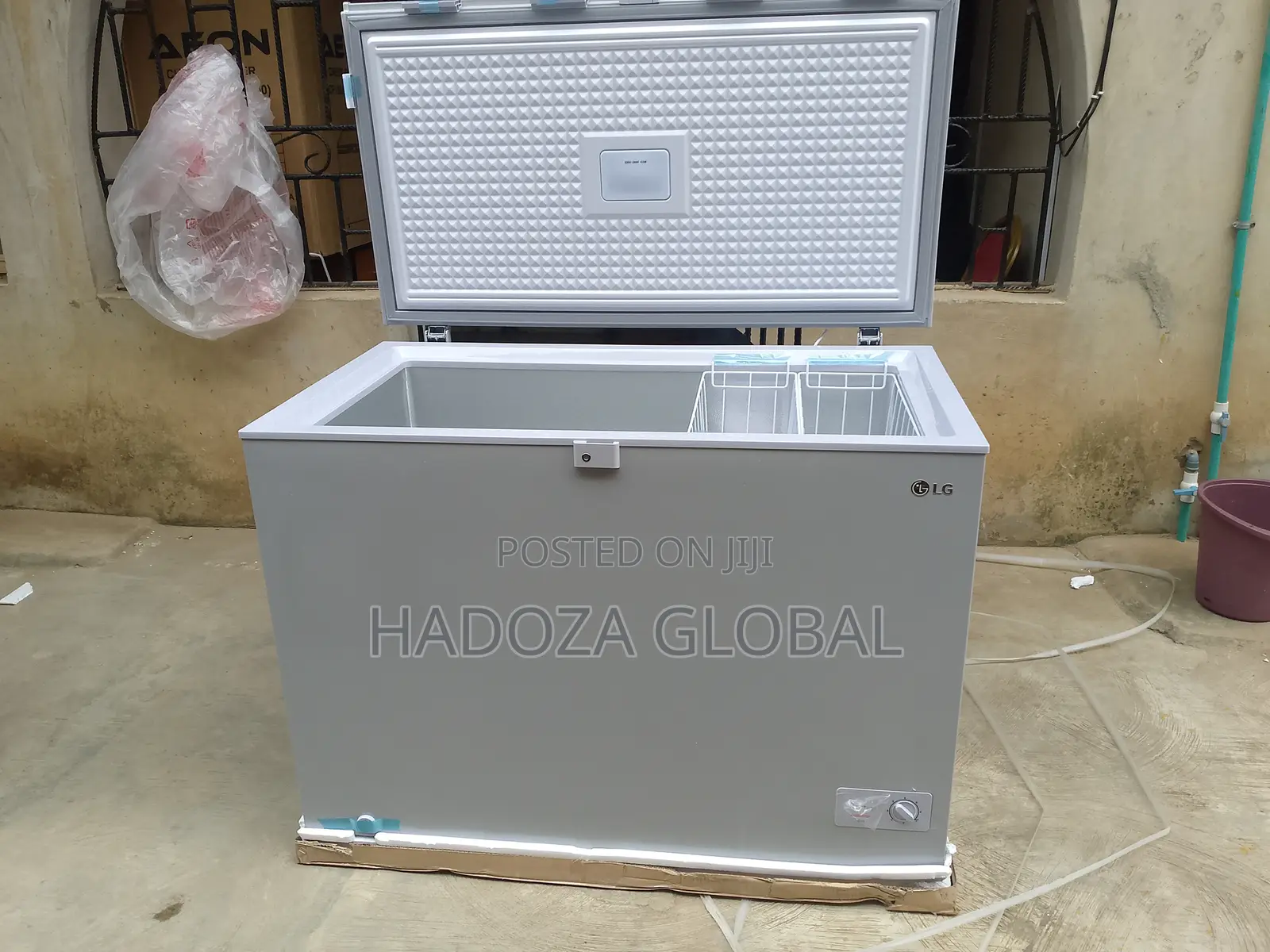 Commercial Grade Lg Chest Freezer - 280 Litres Capacity