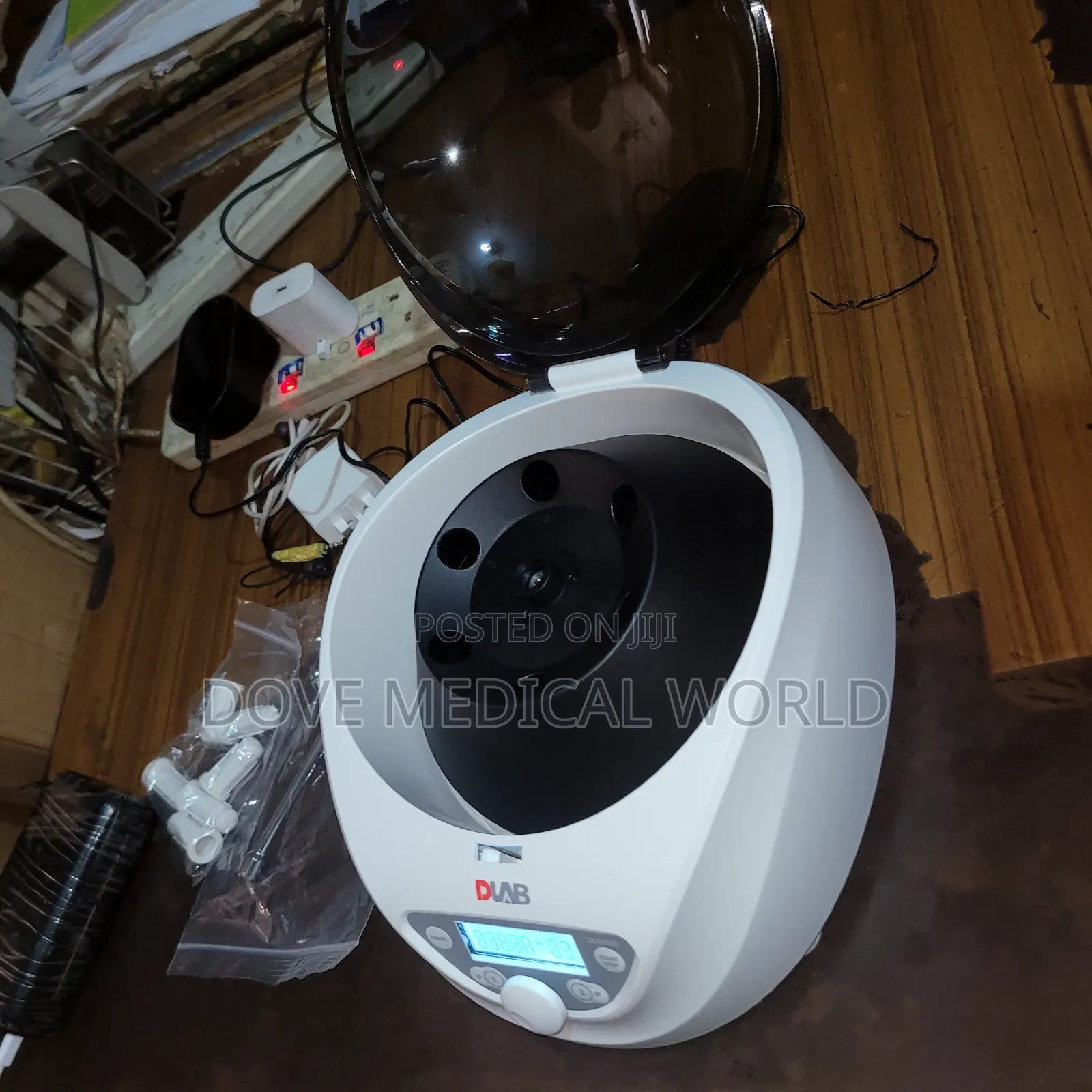 Laboratory Centrifuge Dm0506 Dlab
