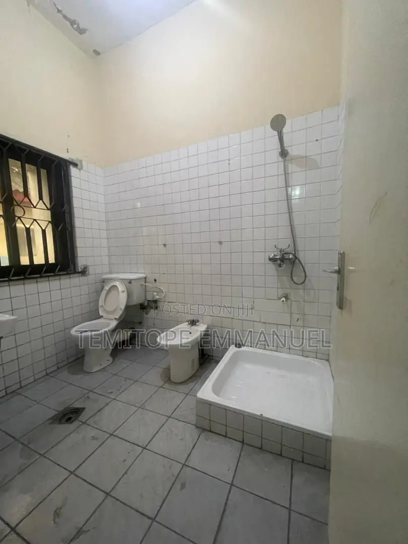 5bdrm Duplex in Lekki Phase 1 for rent