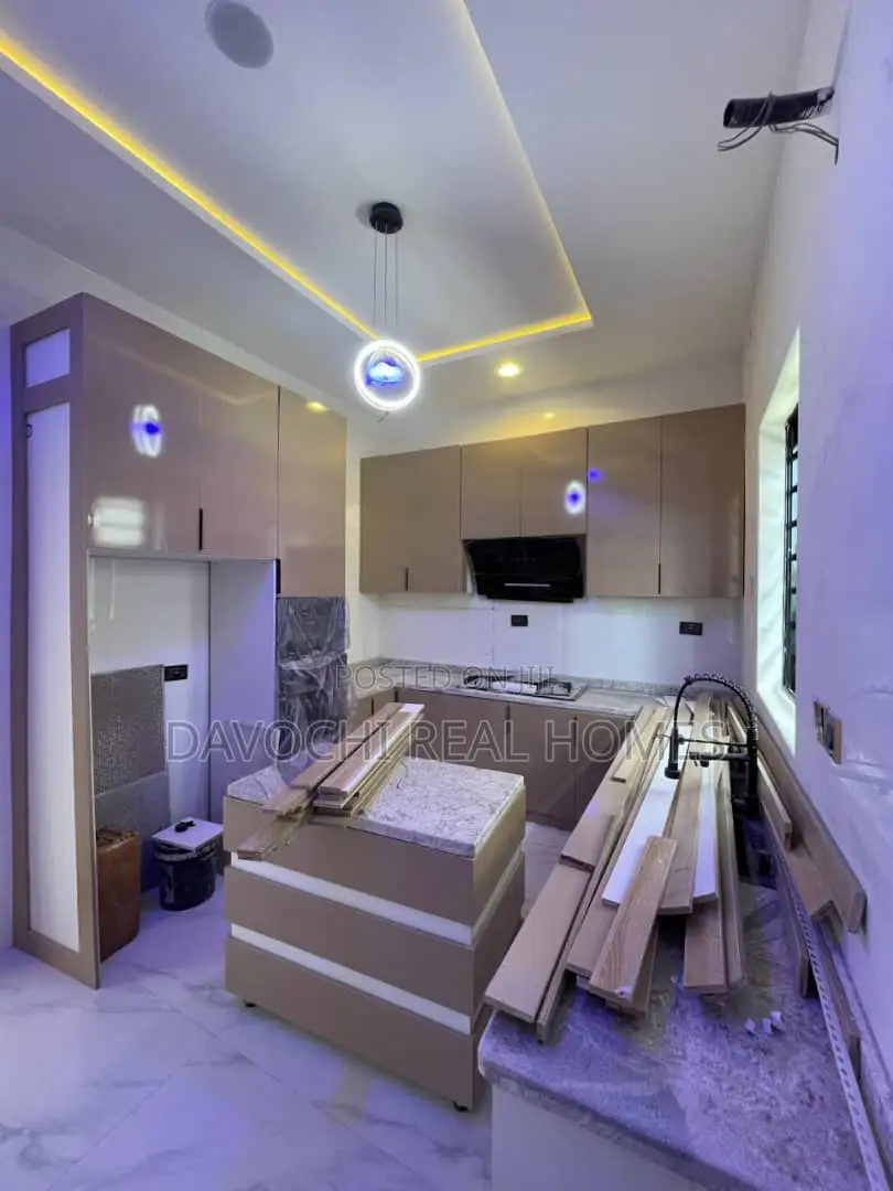 4bdrm Duplex in Mobile Road, Ilaje, Ado / Ajah for rent